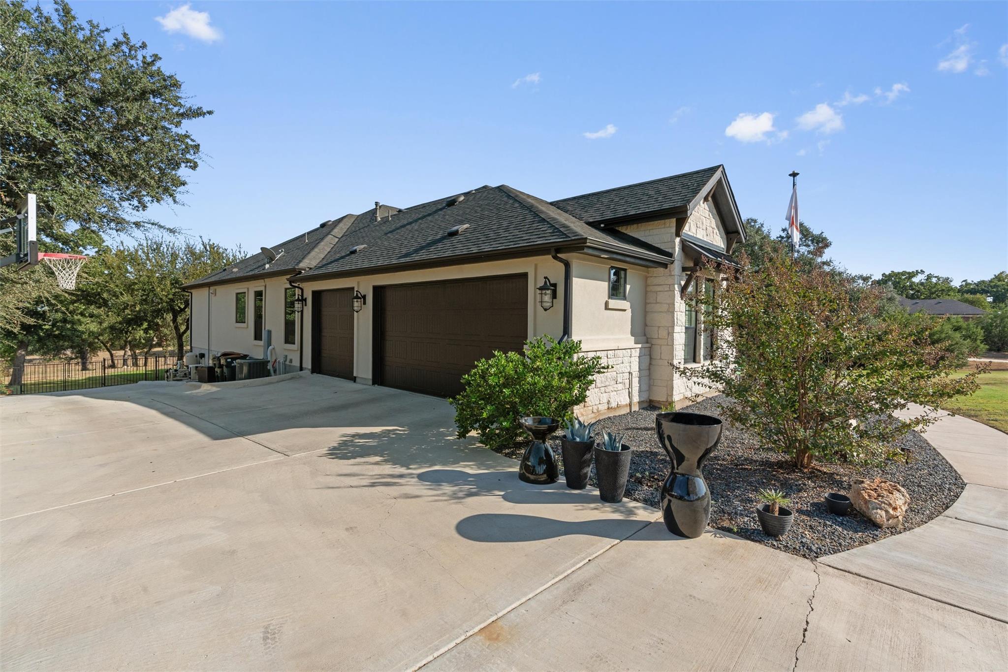 Image 38 of 40 For 1008 Eagle Point Dr