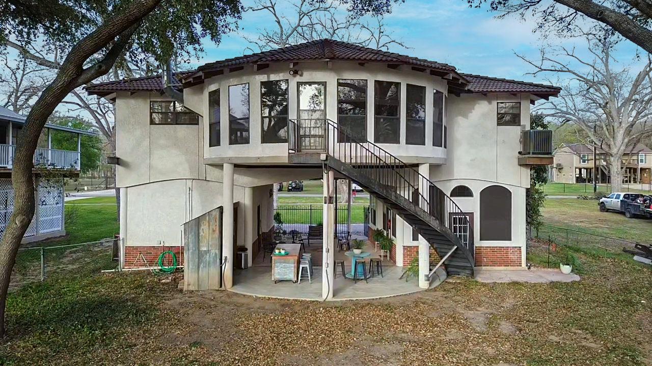 Image 32 of 38 For 110 Lakeside Dr