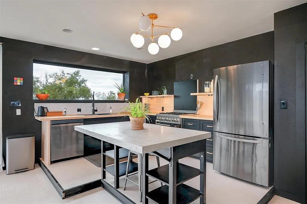 Image 11 of 27 For 640 Ghost Dancer