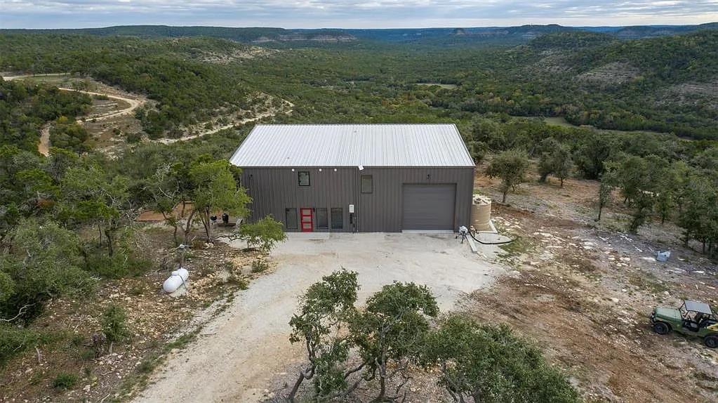 Image 22 of 27 For 640 Ghost Dancer