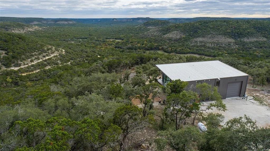 Image 23 of 27 For 640 Ghost Dancer