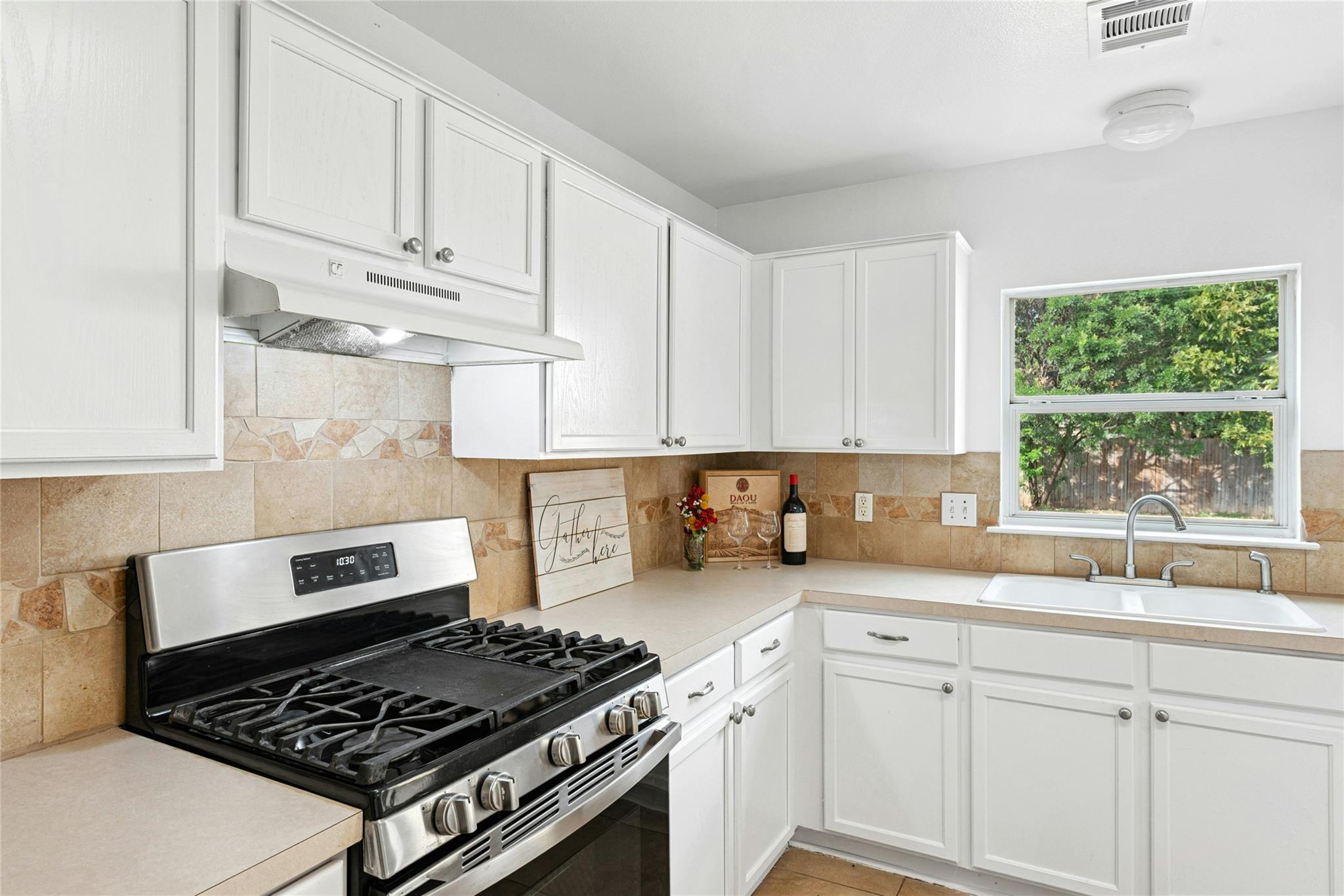 Image 11 of 34 For 13243 Woodthorn Way