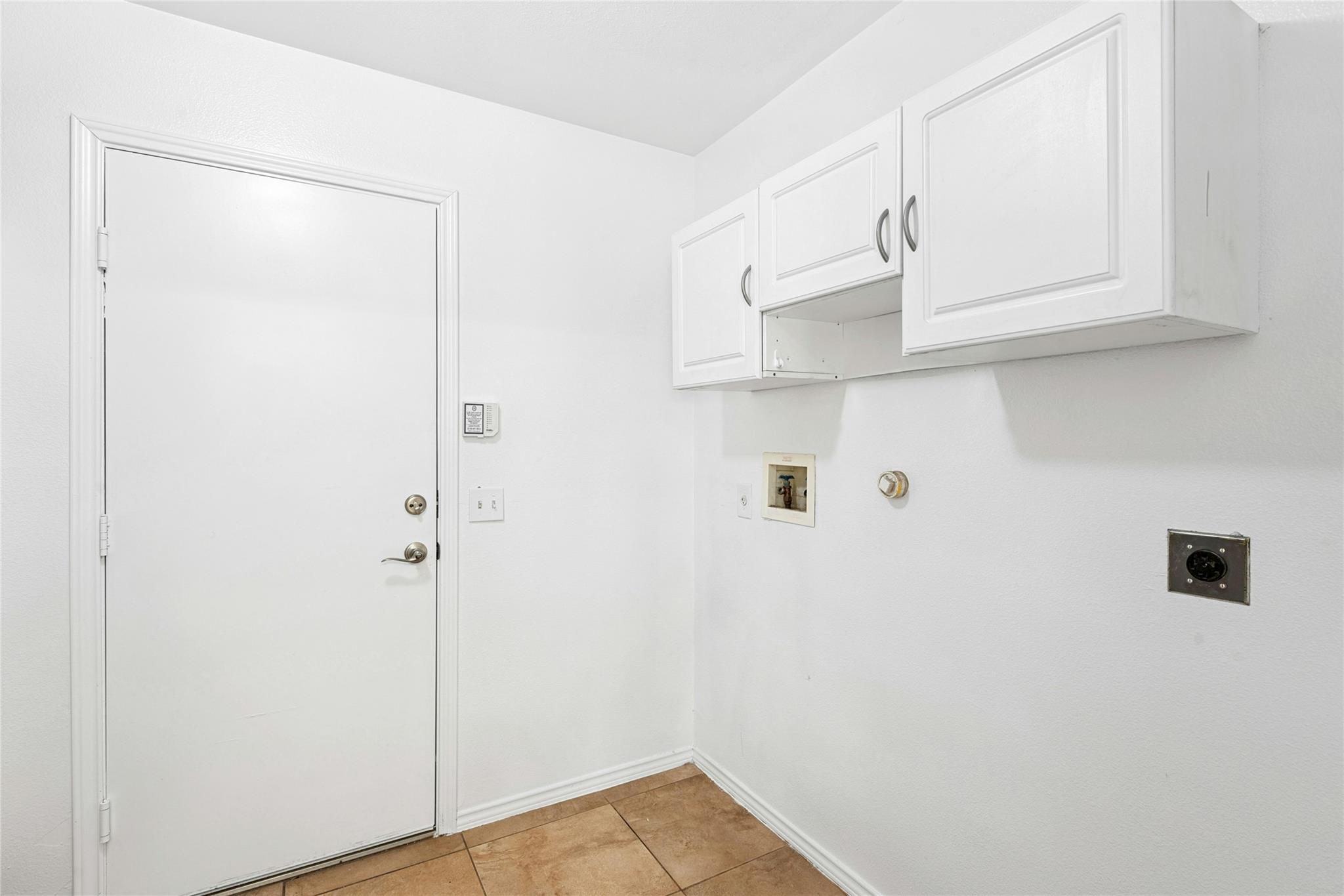 Image 16 of 34 For 13243 Woodthorn Way