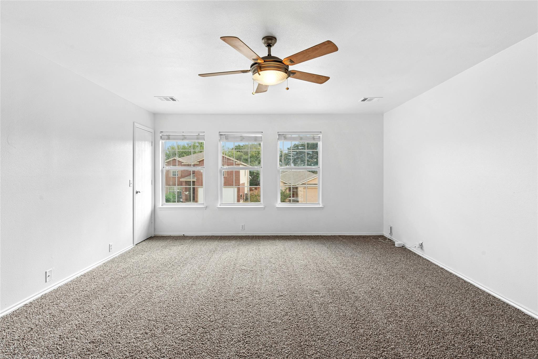 Image 18 of 34 For 13243 Woodthorn Way