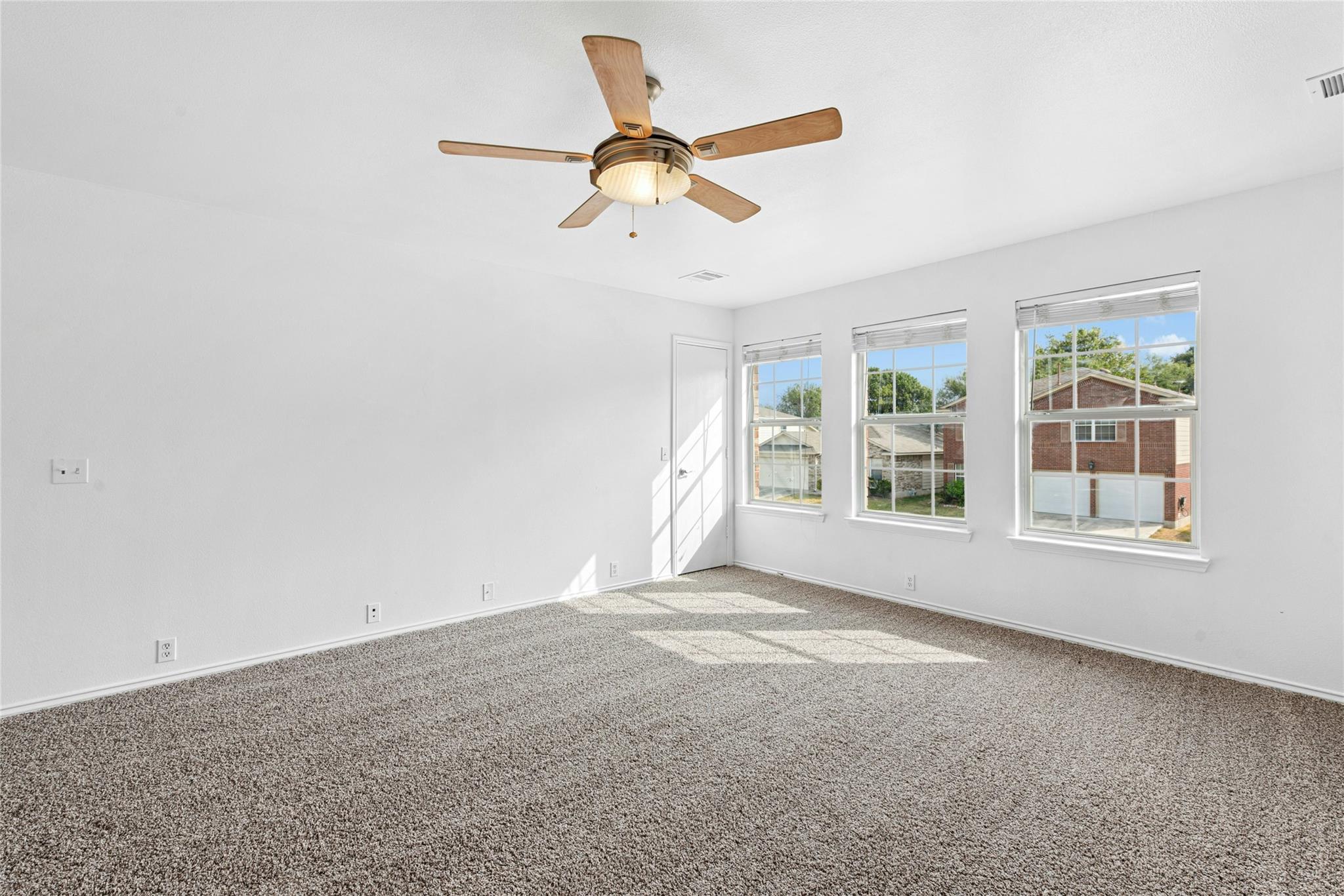 Image 19 of 34 For 13243 Woodthorn Way