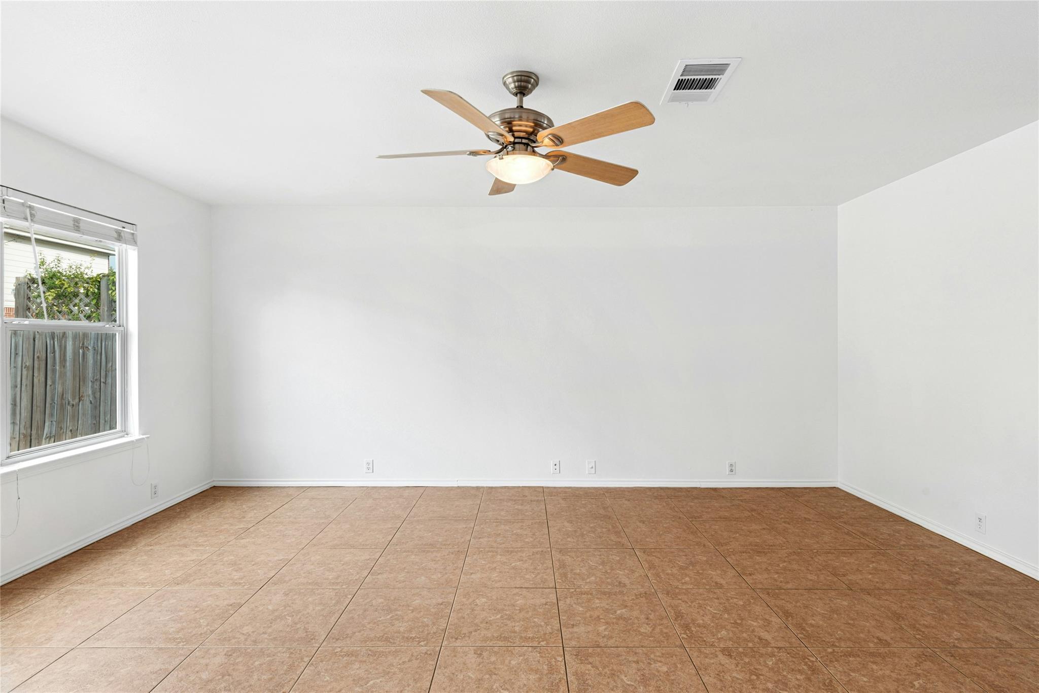 Image 7 of 34 For 13243 Woodthorn Way