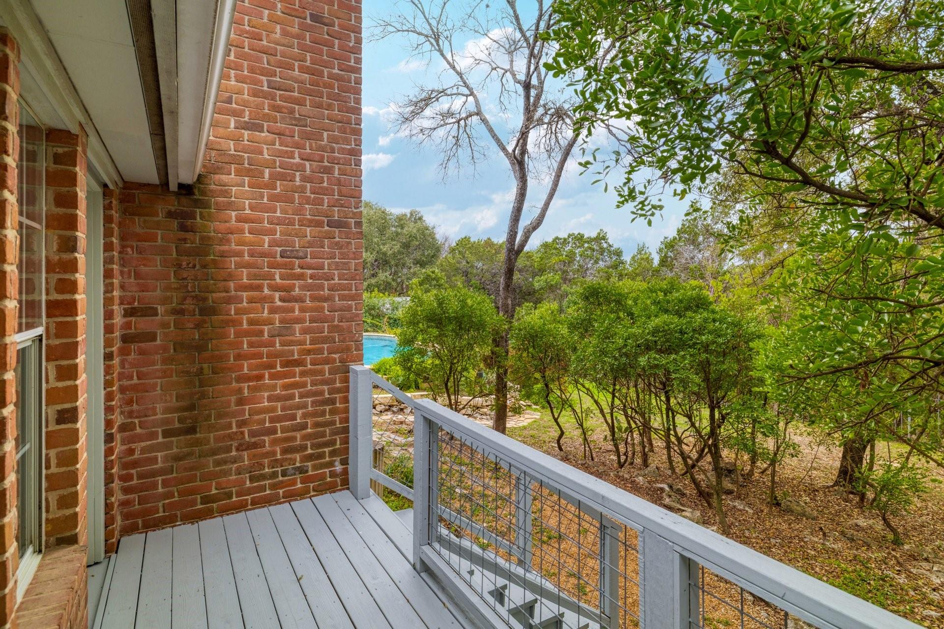 Image 21 of 39 For 857 Mission Hills Dr