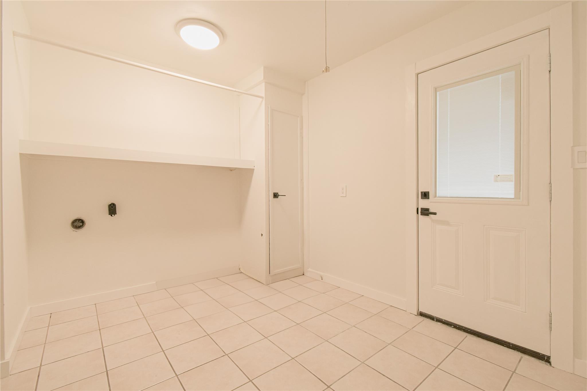 Image 7 of 29 For 12605 Moss Hollow St