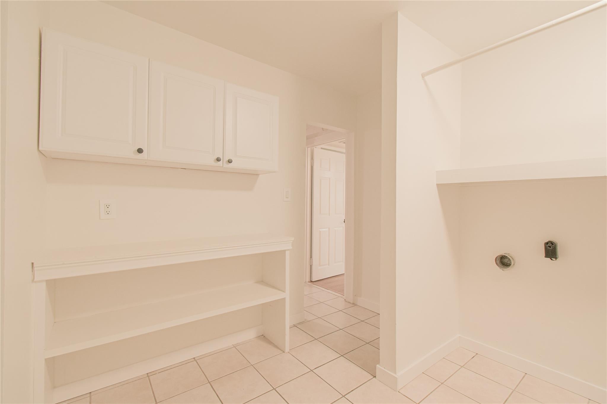 Image 8 of 29 For 12605 Moss Hollow St