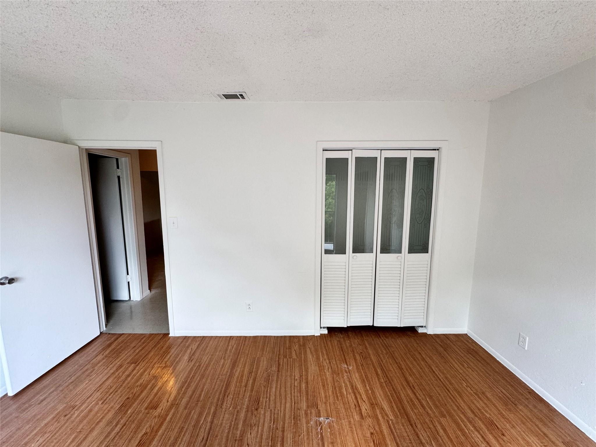 Image 2 of 11 For 1085 Linde Ave 1095