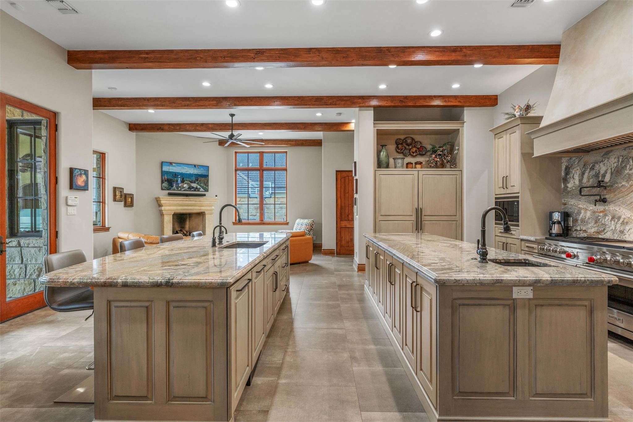 Image 12 of 40 For 4407 Island Cv