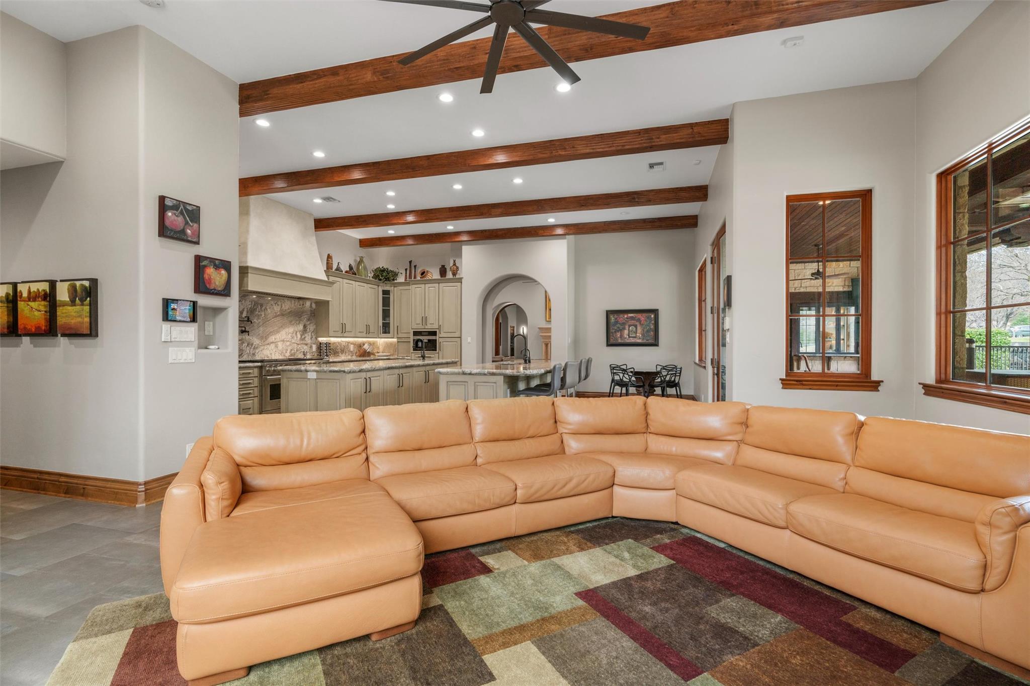 Image 13 of 40 For 4407 Island Cv