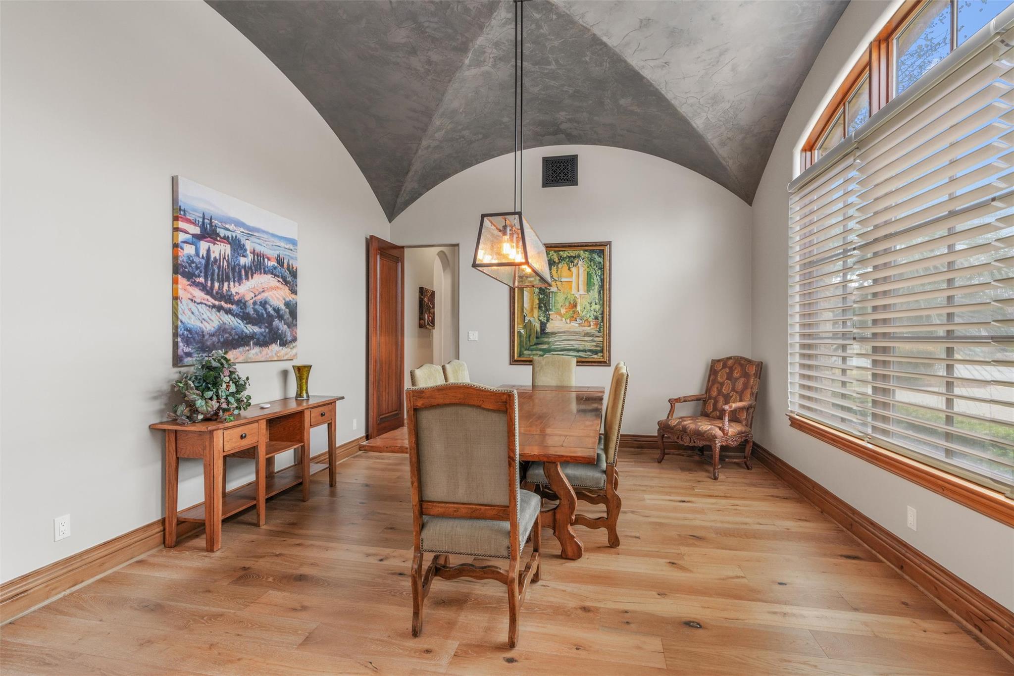 Image 14 of 40 For 4407 Island Cv