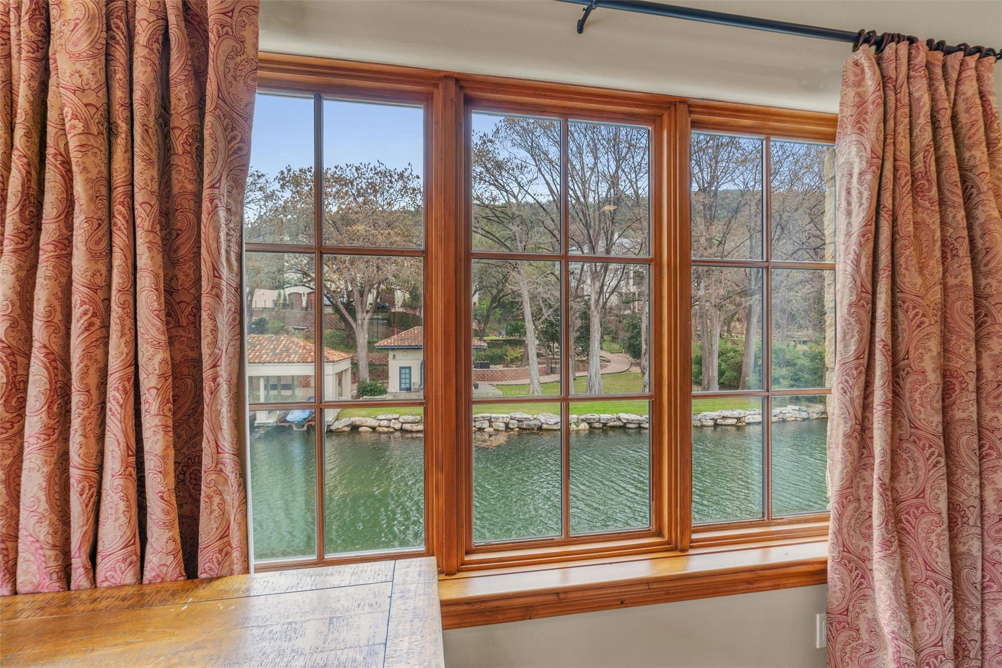 Image 27 of 40 For 4407 Island Cv