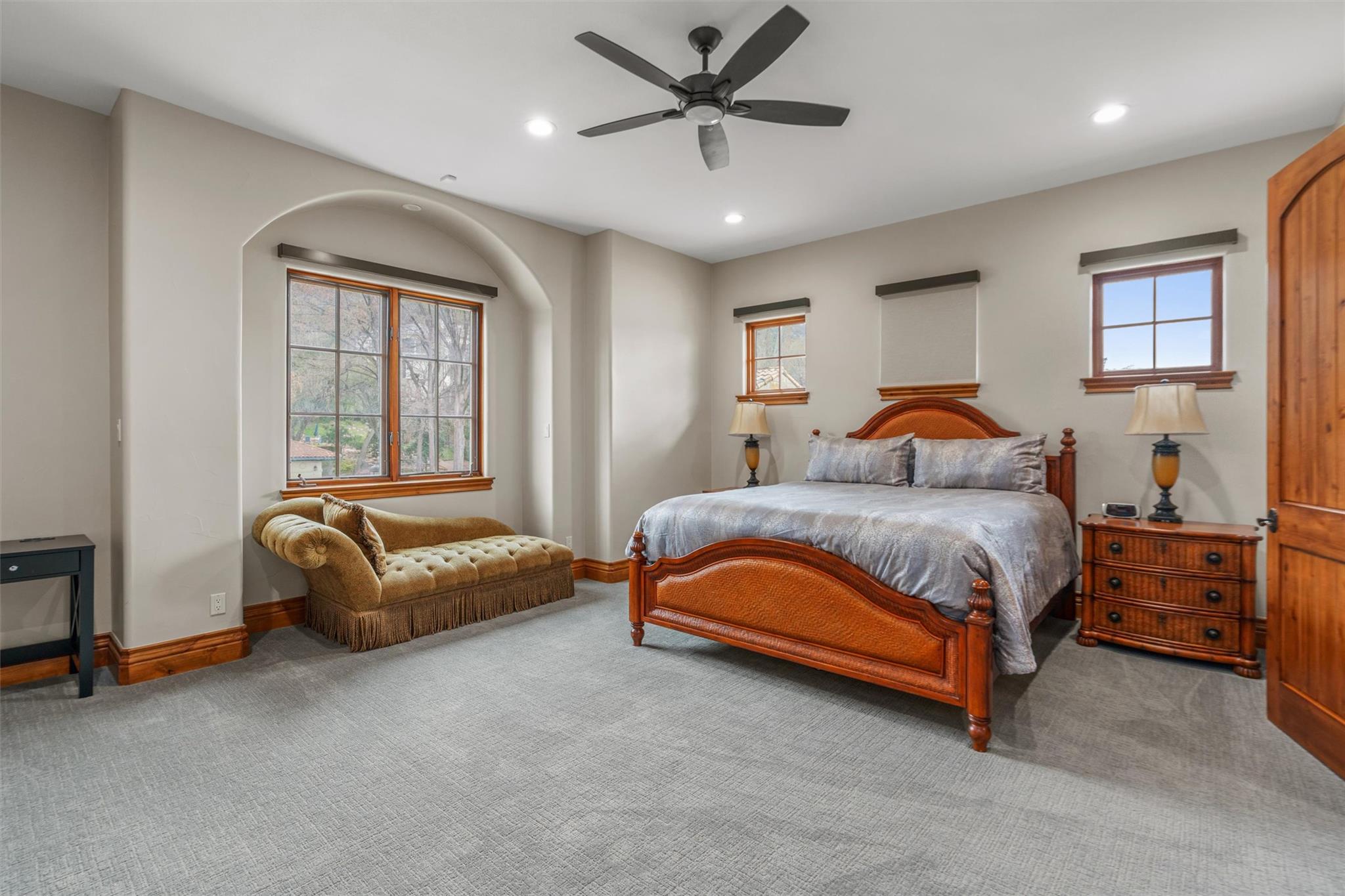 Image 33 of 40 For 4407 Island Cv