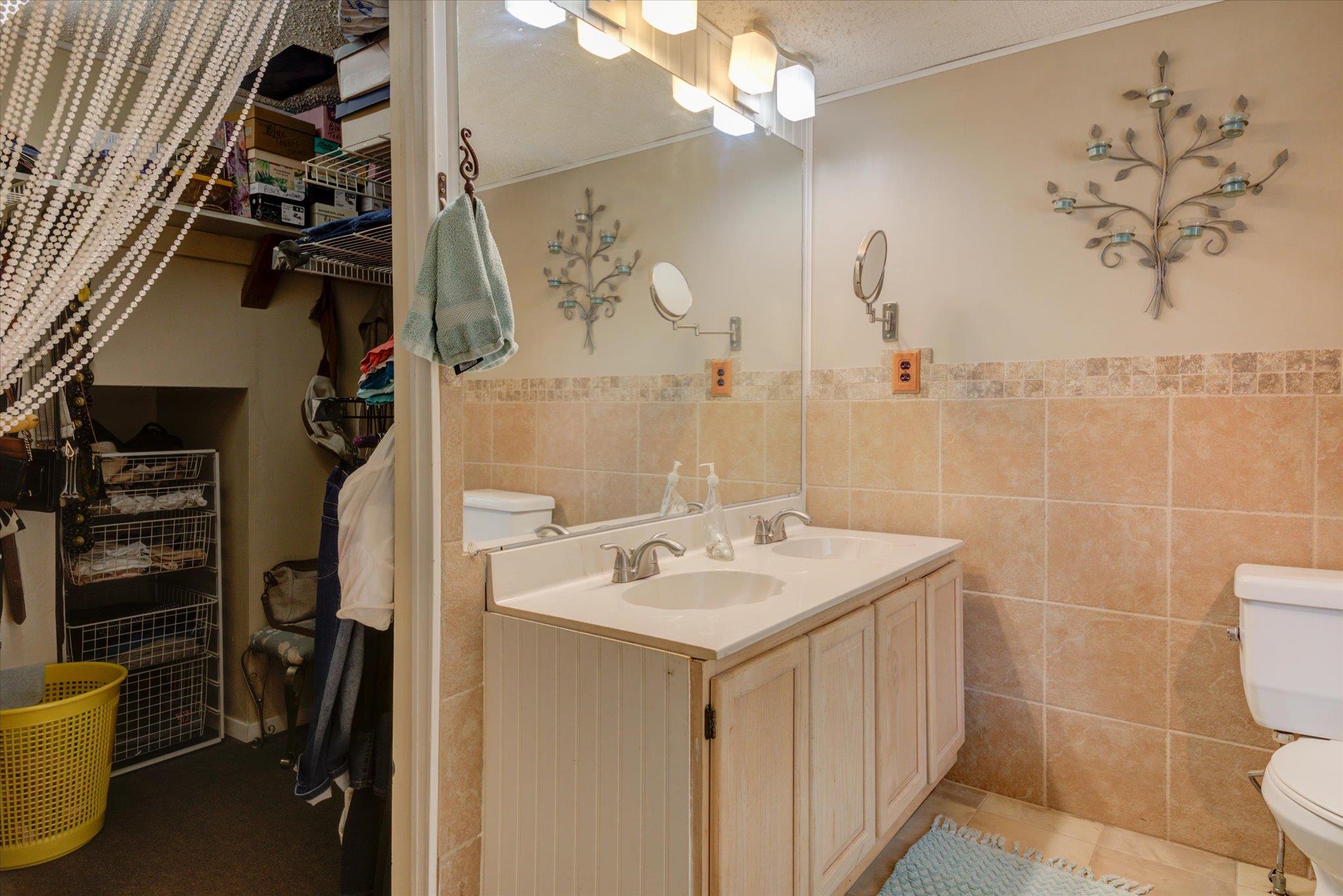 Image 12 of 40 For 12401 Hewitt Ln