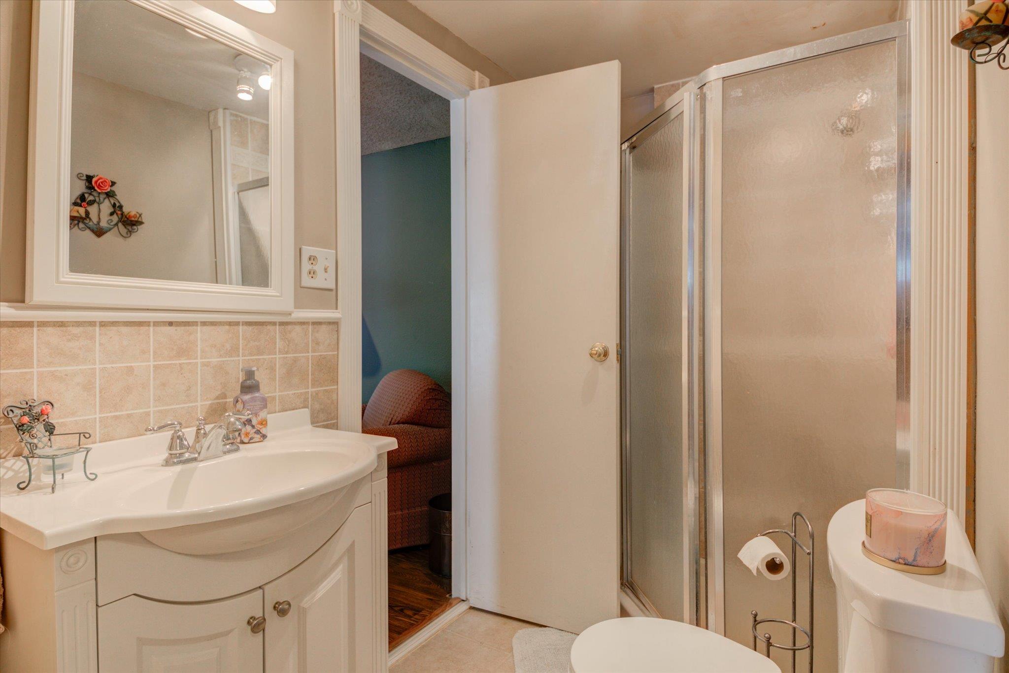 Image 14 of 40 For 12401 Hewitt Ln