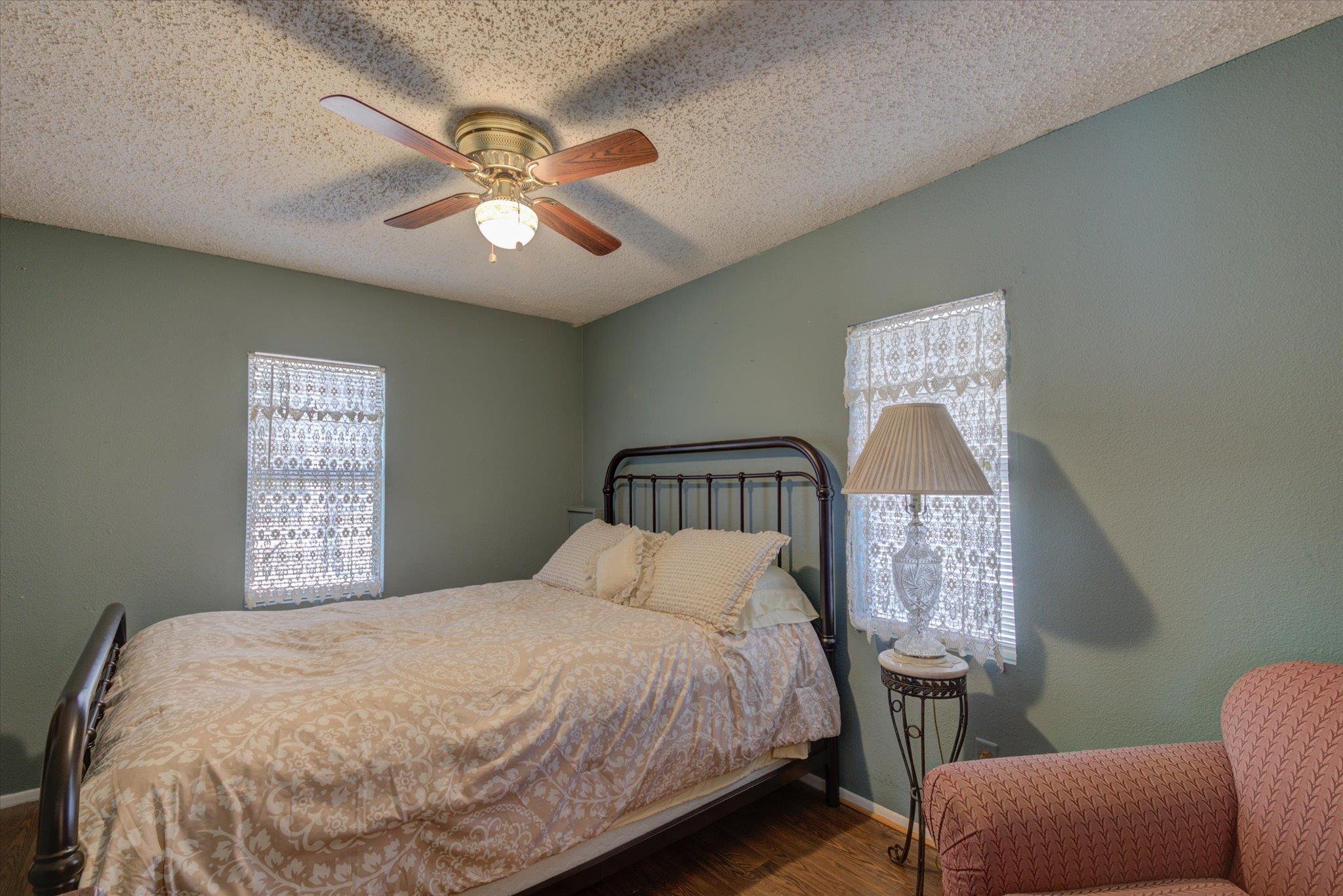 Image 15 of 40 For 12401 Hewitt Ln