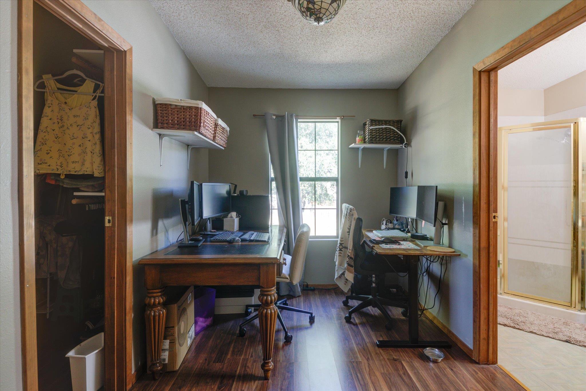 Image 21 of 40 For 12401 Hewitt Ln