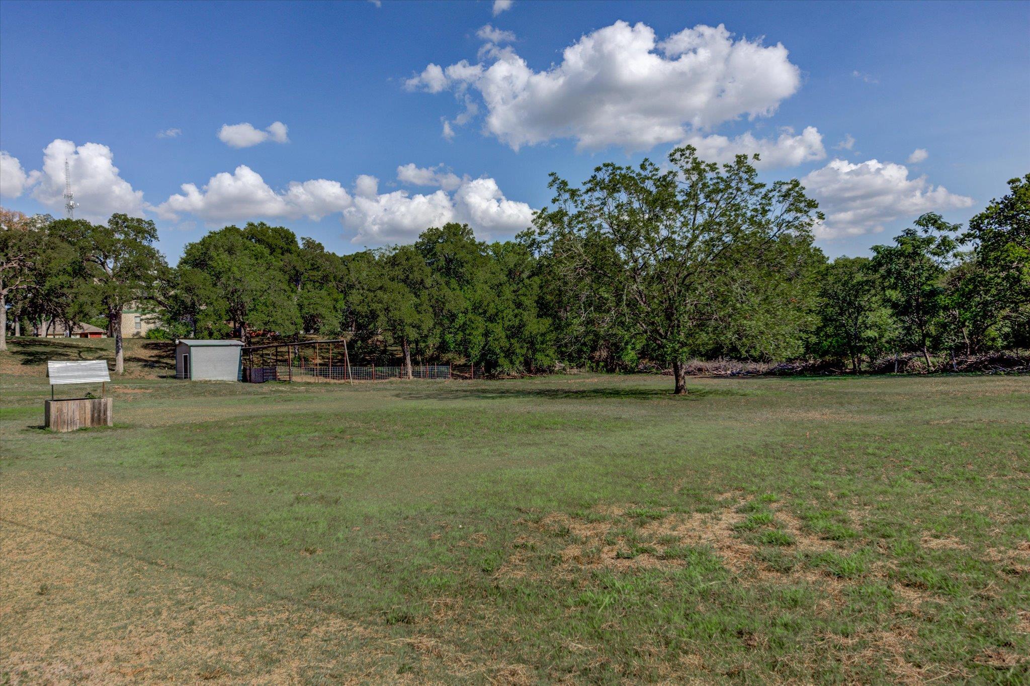 Image 36 of 40 For 12401 Hewitt Ln