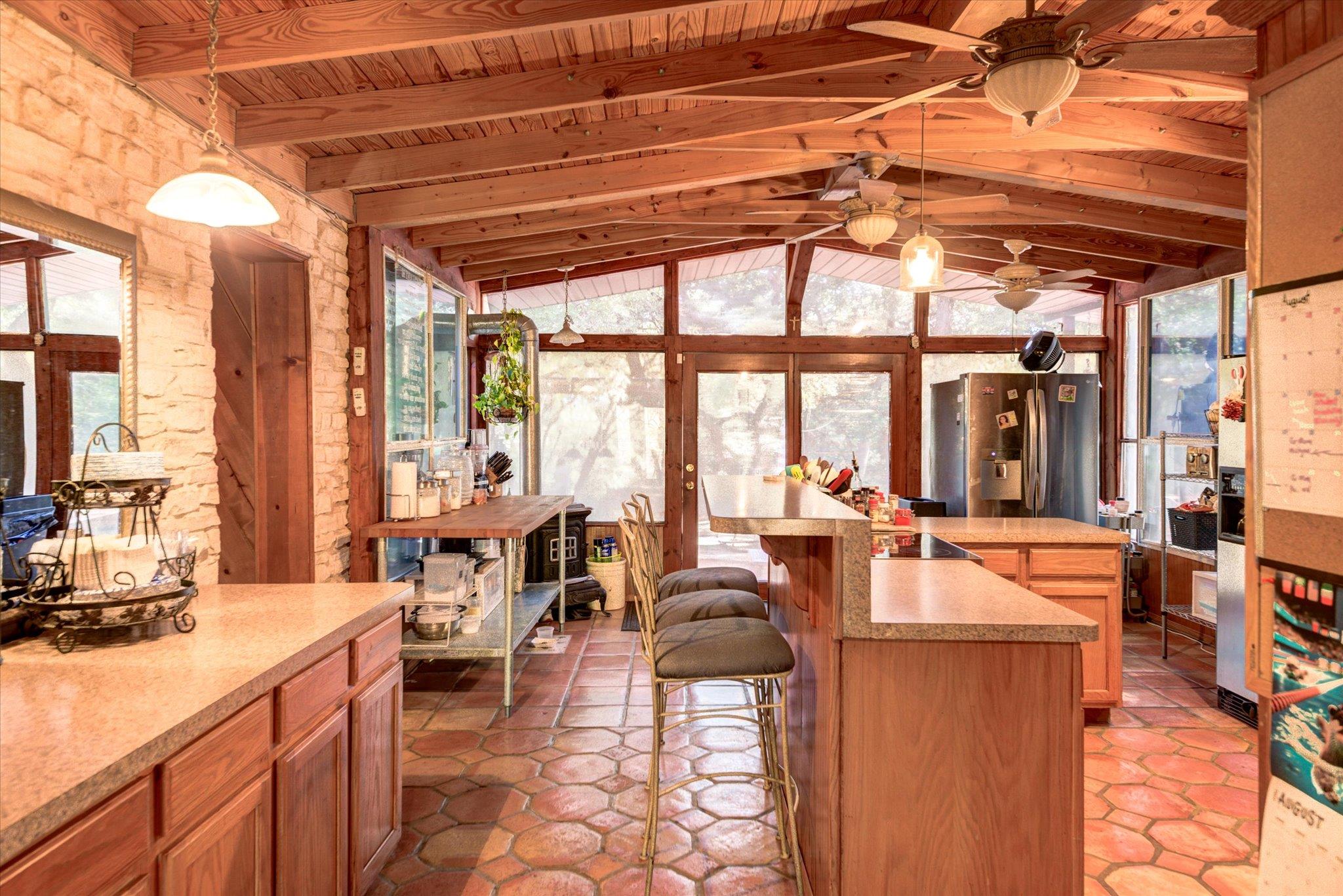 Image 7 of 40 For 12401 Hewitt Ln