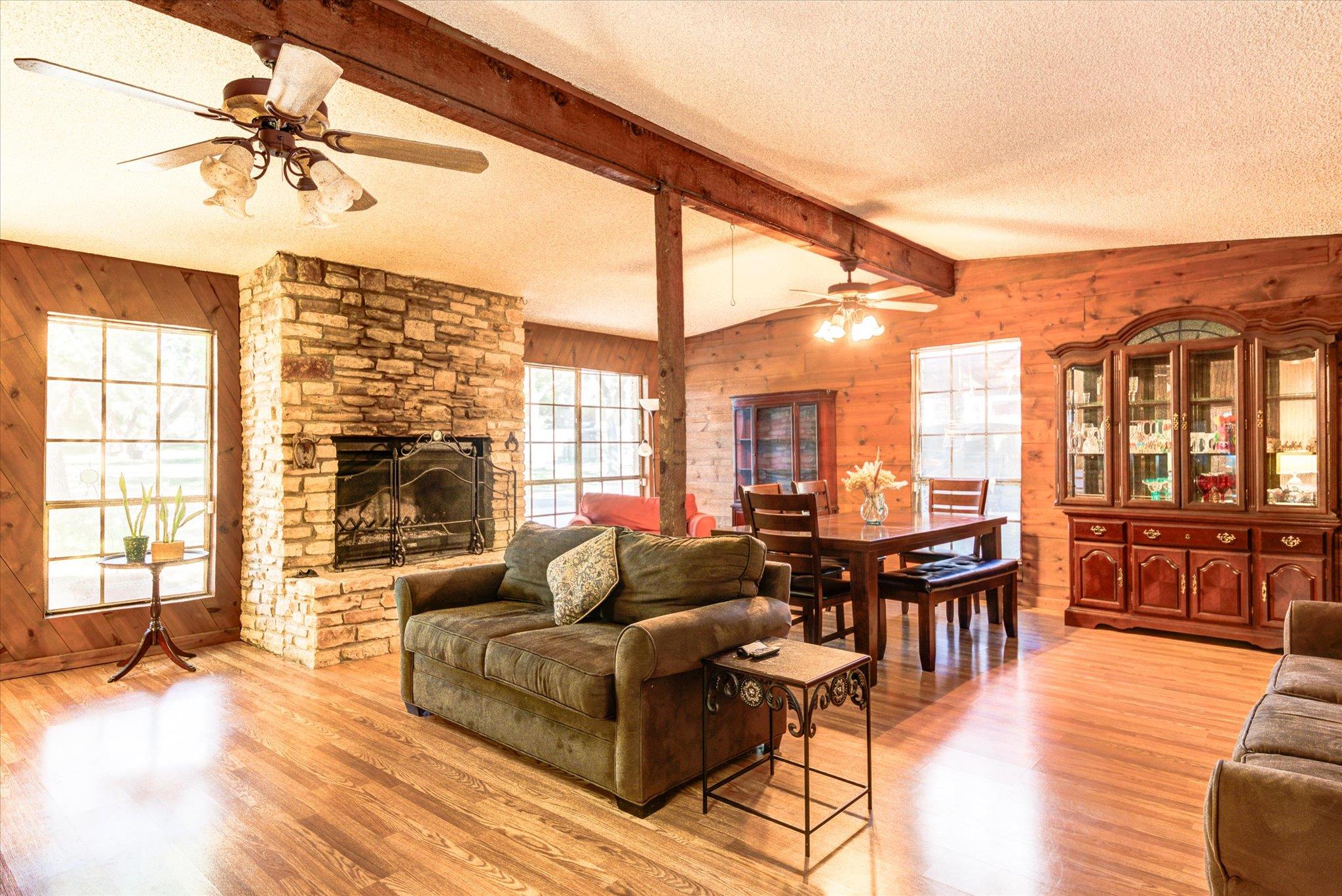 Image 9 of 40 For 12401 Hewitt Ln