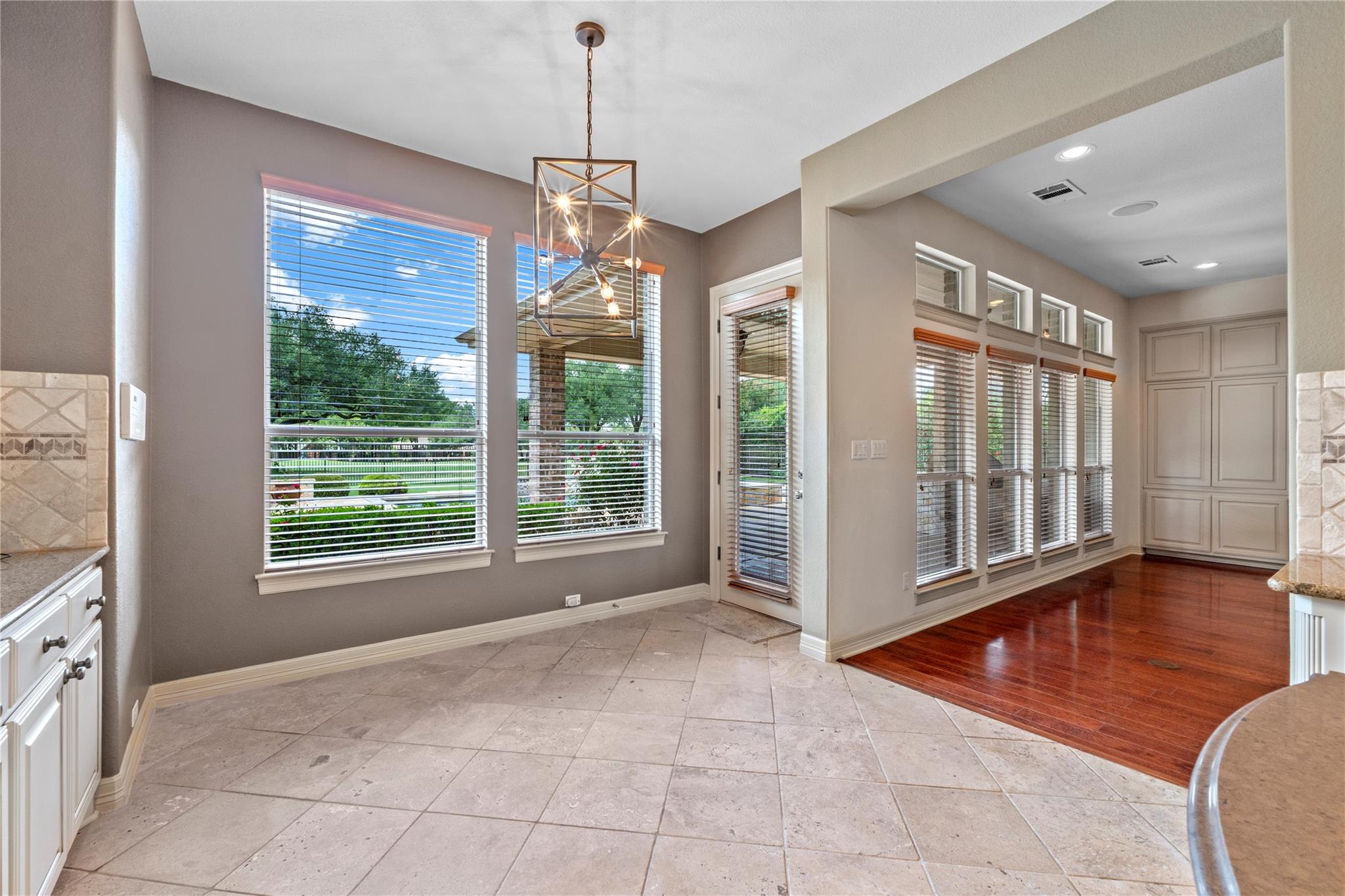 Image 11 of 37 For 15208 Sunningdale St