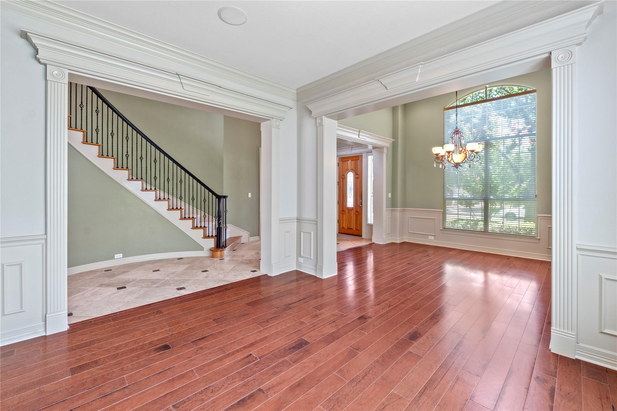 Image 13 of 37 For 15208 Sunningdale St