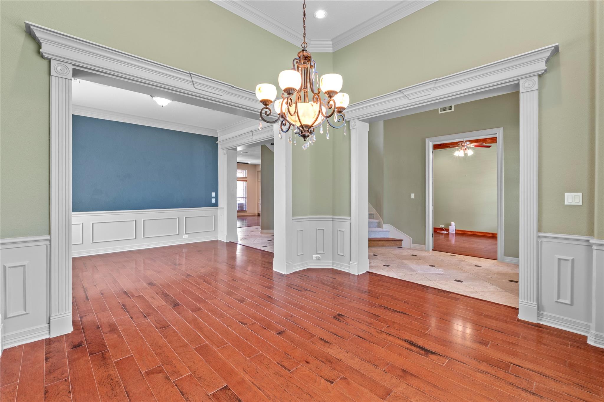 Image 14 of 37 For 15208 Sunningdale St