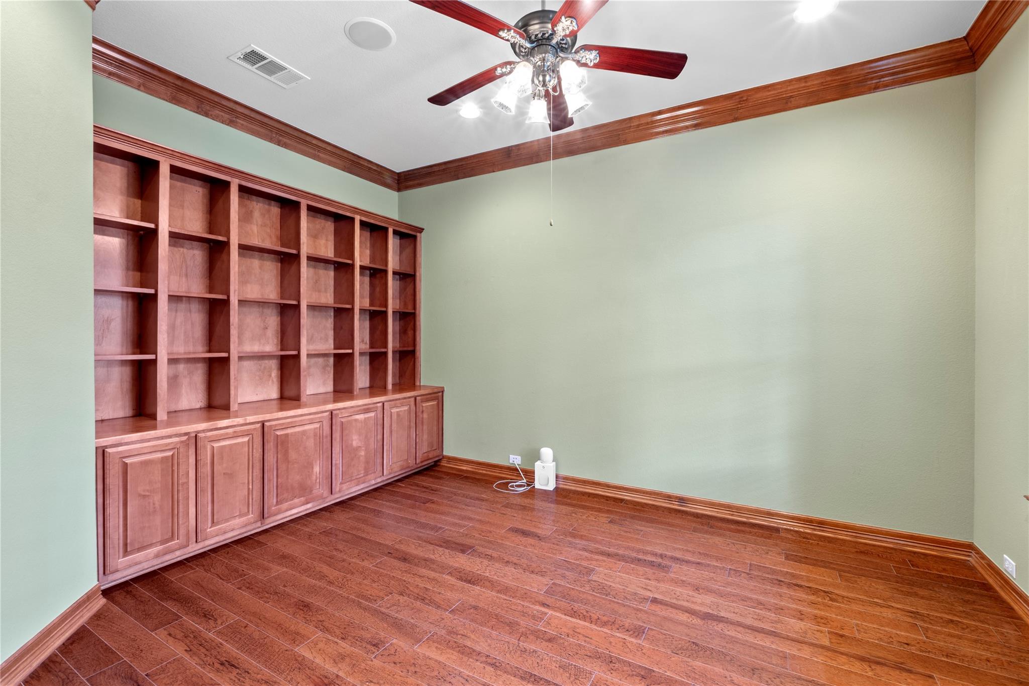 Image 16 of 37 For 15208 Sunningdale St