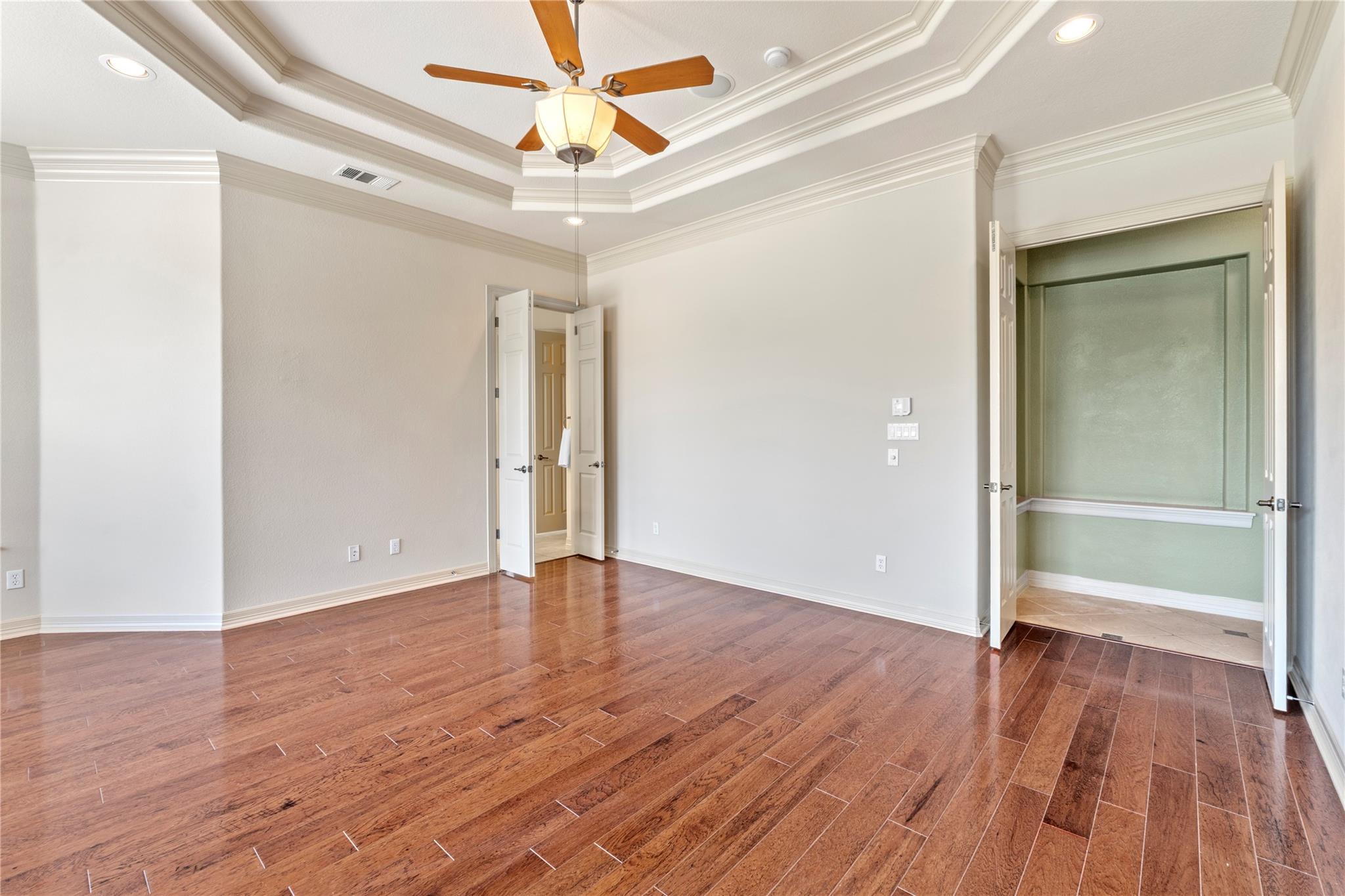 Image 19 of 37 For 15208 Sunningdale St