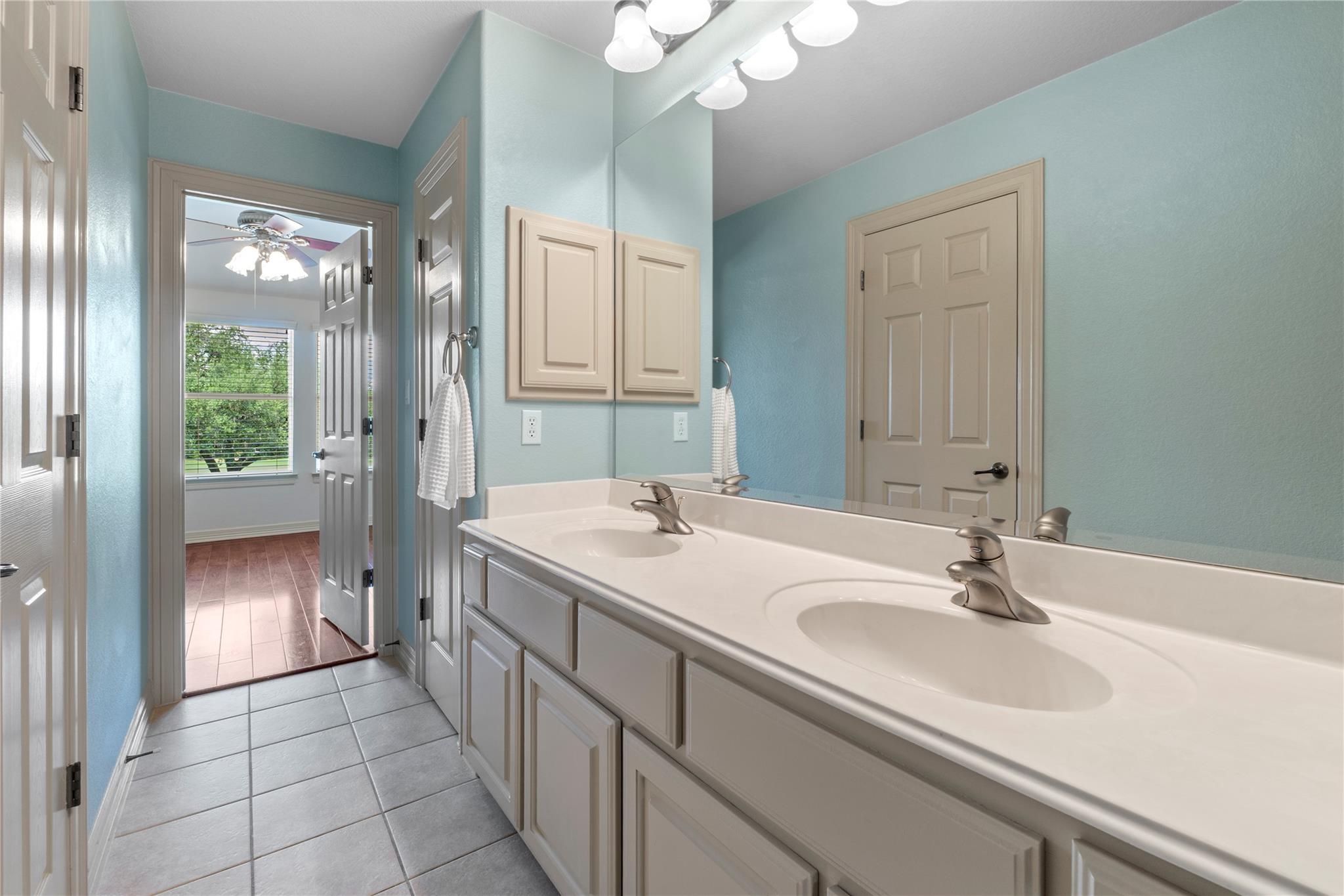 Image 25 of 37 For 15208 Sunningdale St