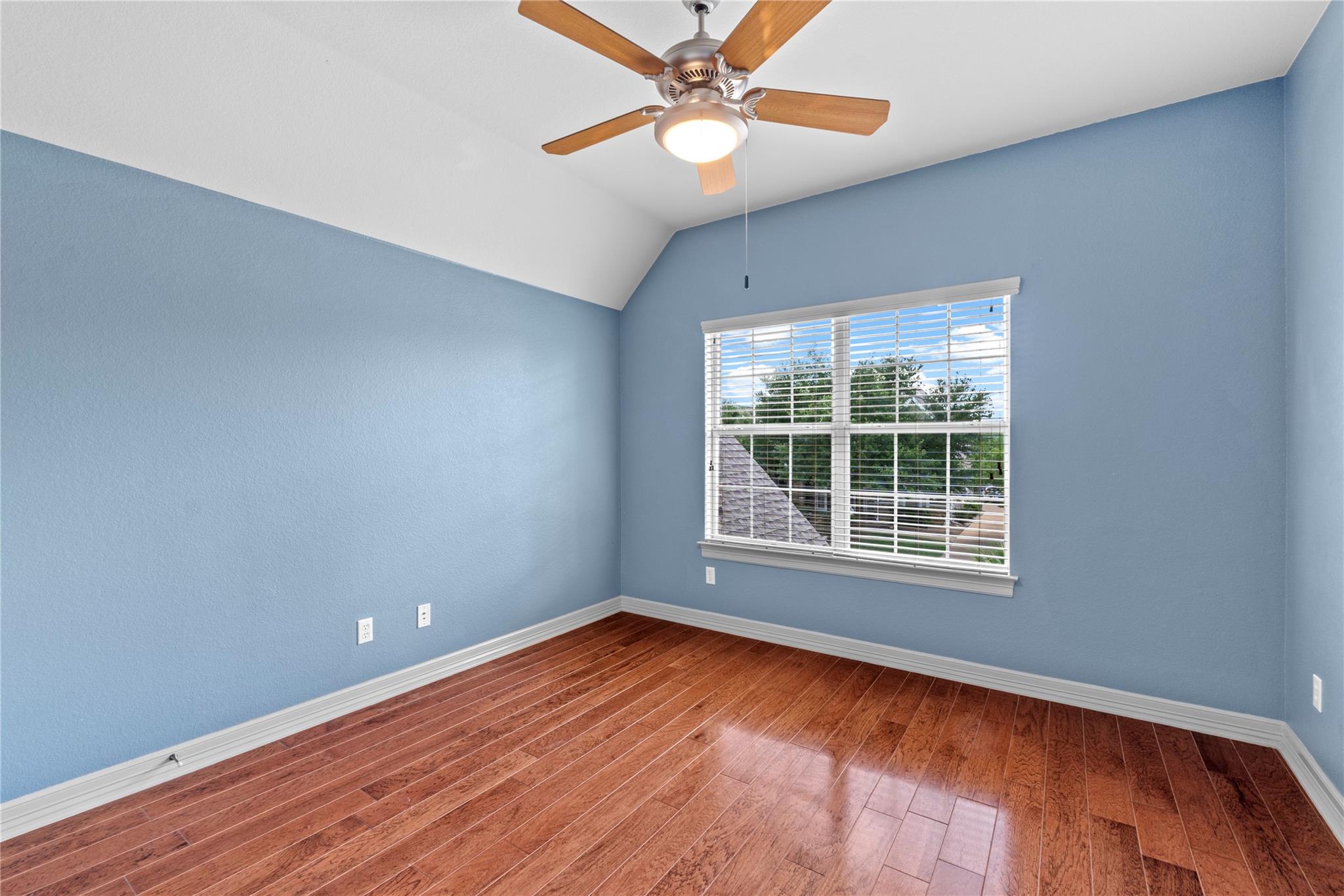 Image 26 of 37 For 15208 Sunningdale St