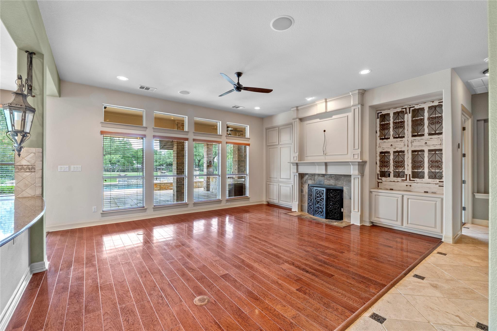 Image 4 of 37 For 15208 Sunningdale St