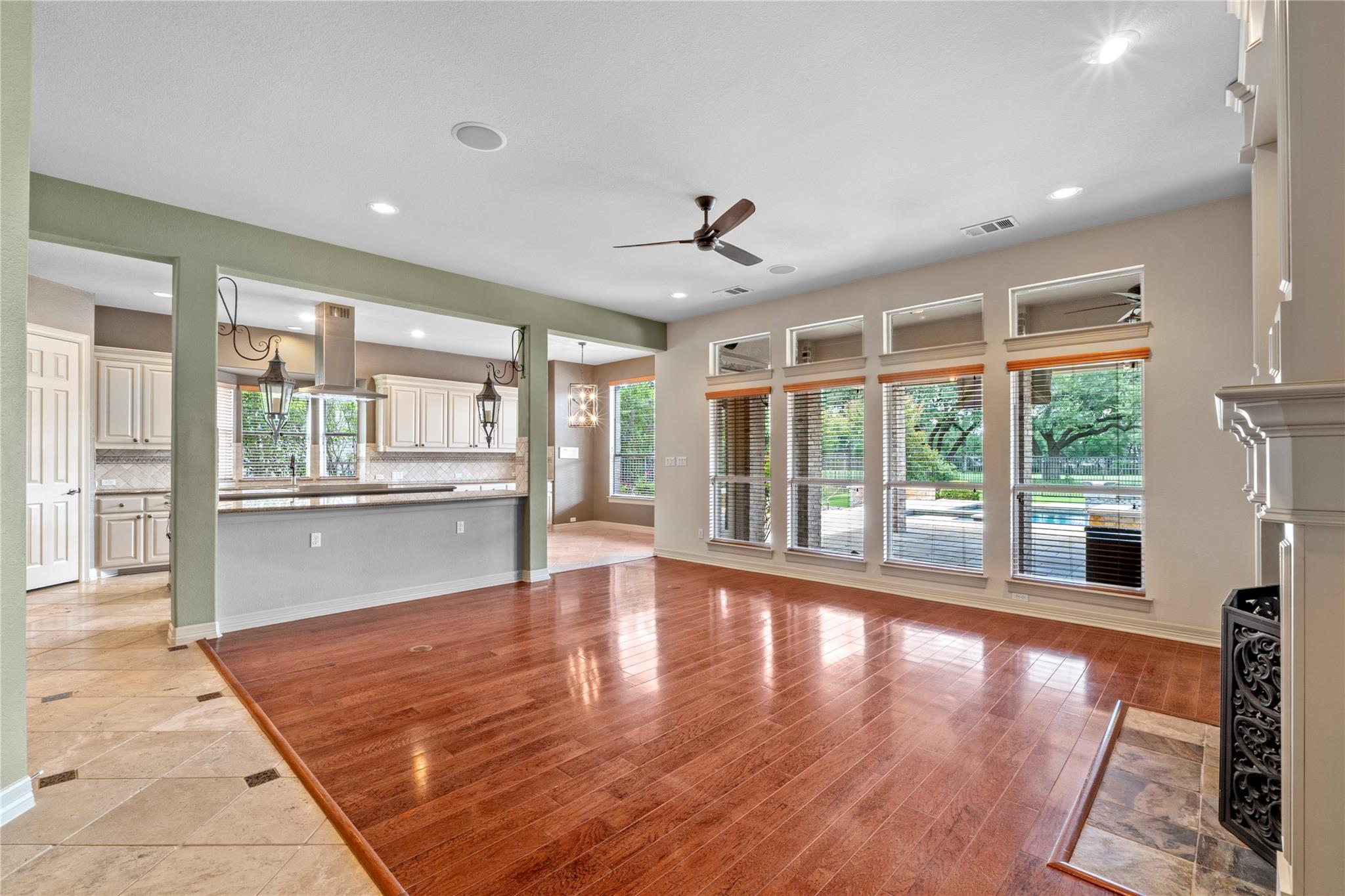 Image 5 of 37 For 15208 Sunningdale St