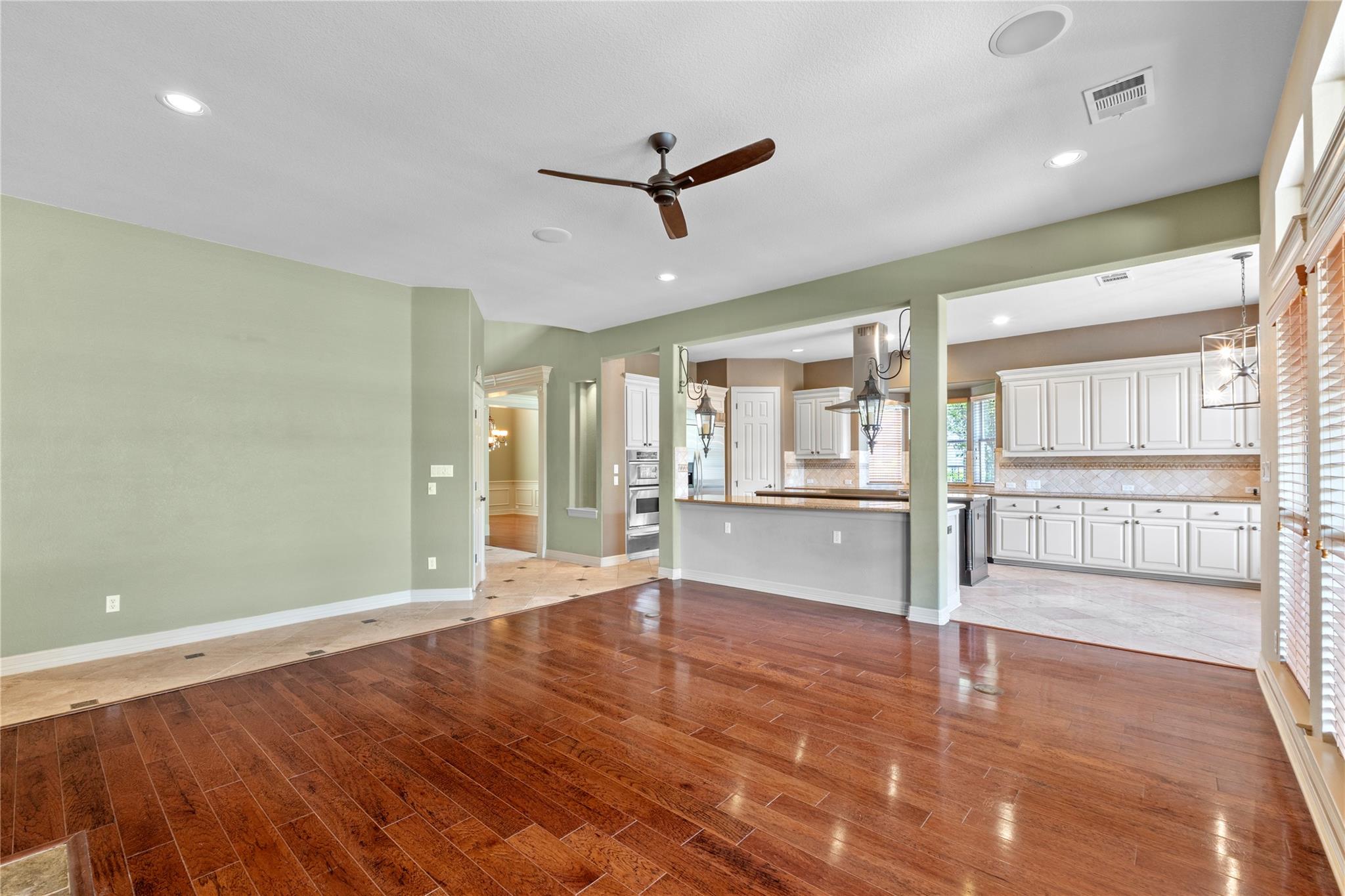 Image 6 of 37 For 15208 Sunningdale St