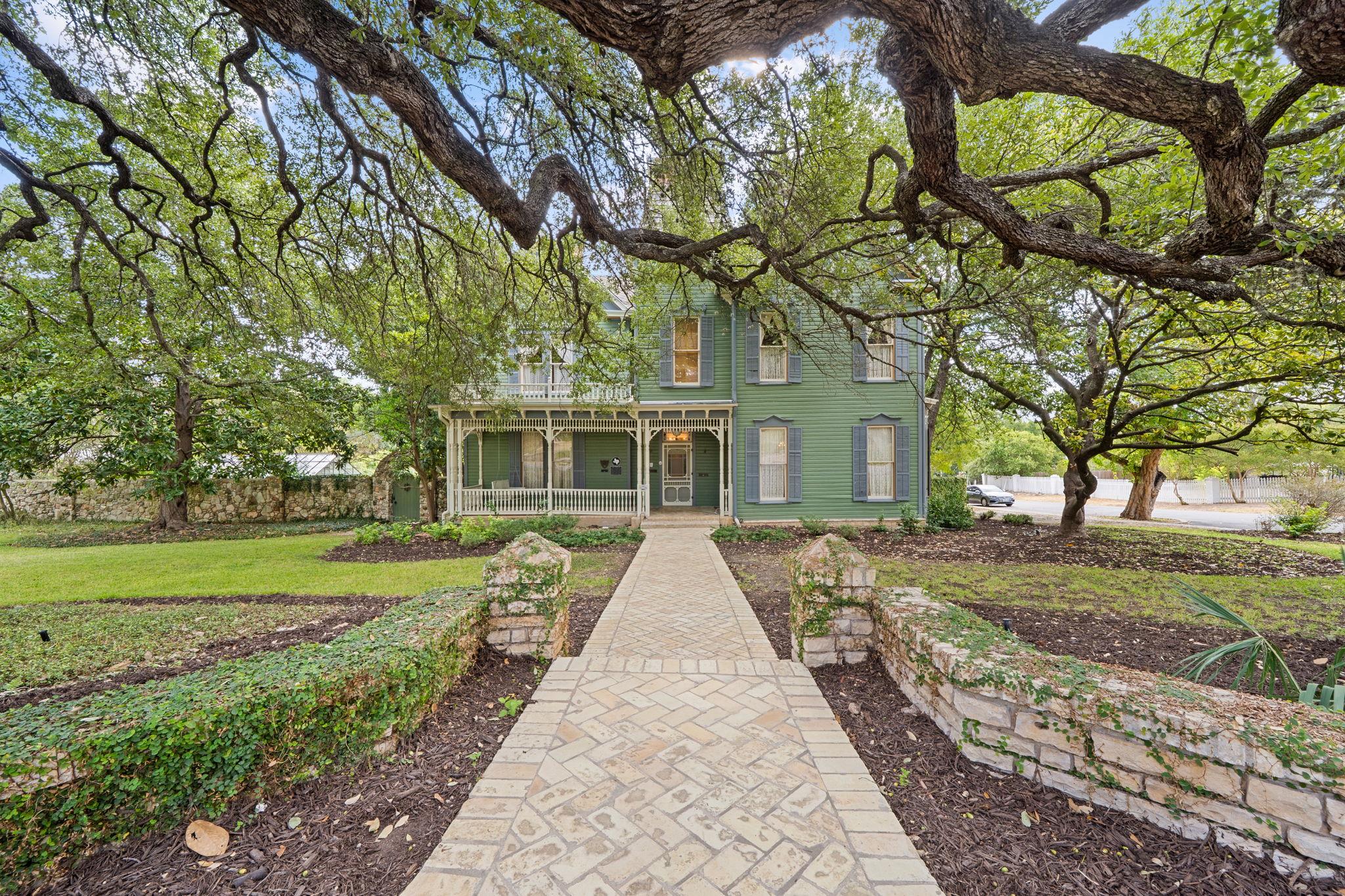 Details for 833 Belvin St, San Marcos, TX 78666