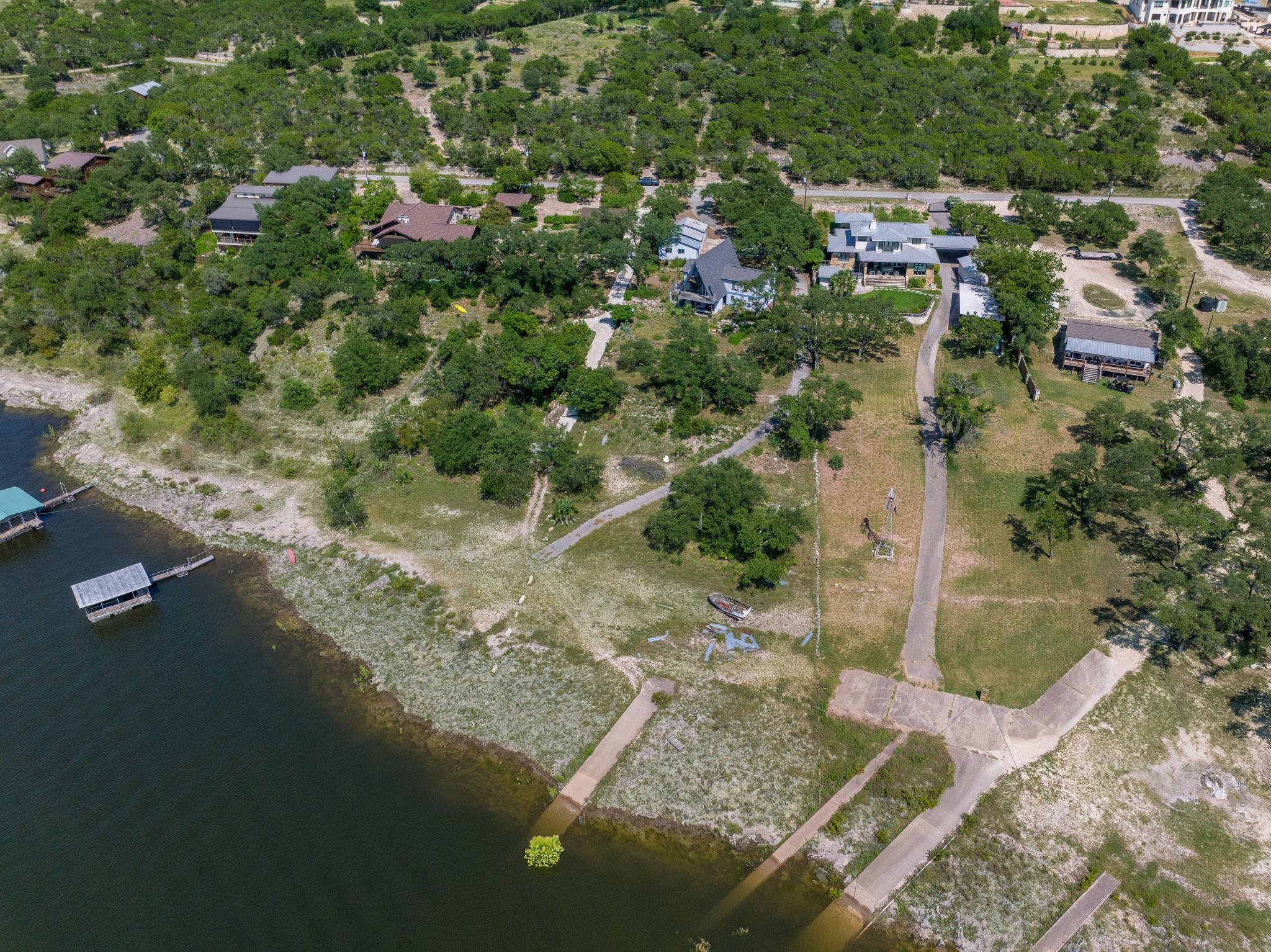 Image 18 of 25 For 19625 Lakehurst Loop