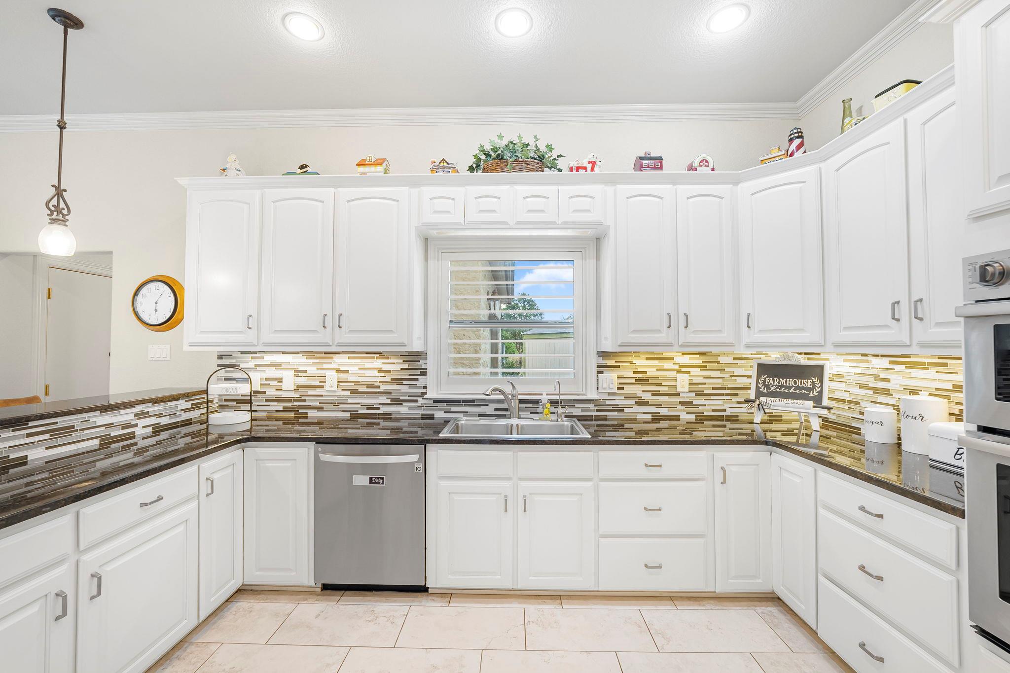 Image 13 of 33 For 810 Bluff Ridge Ct