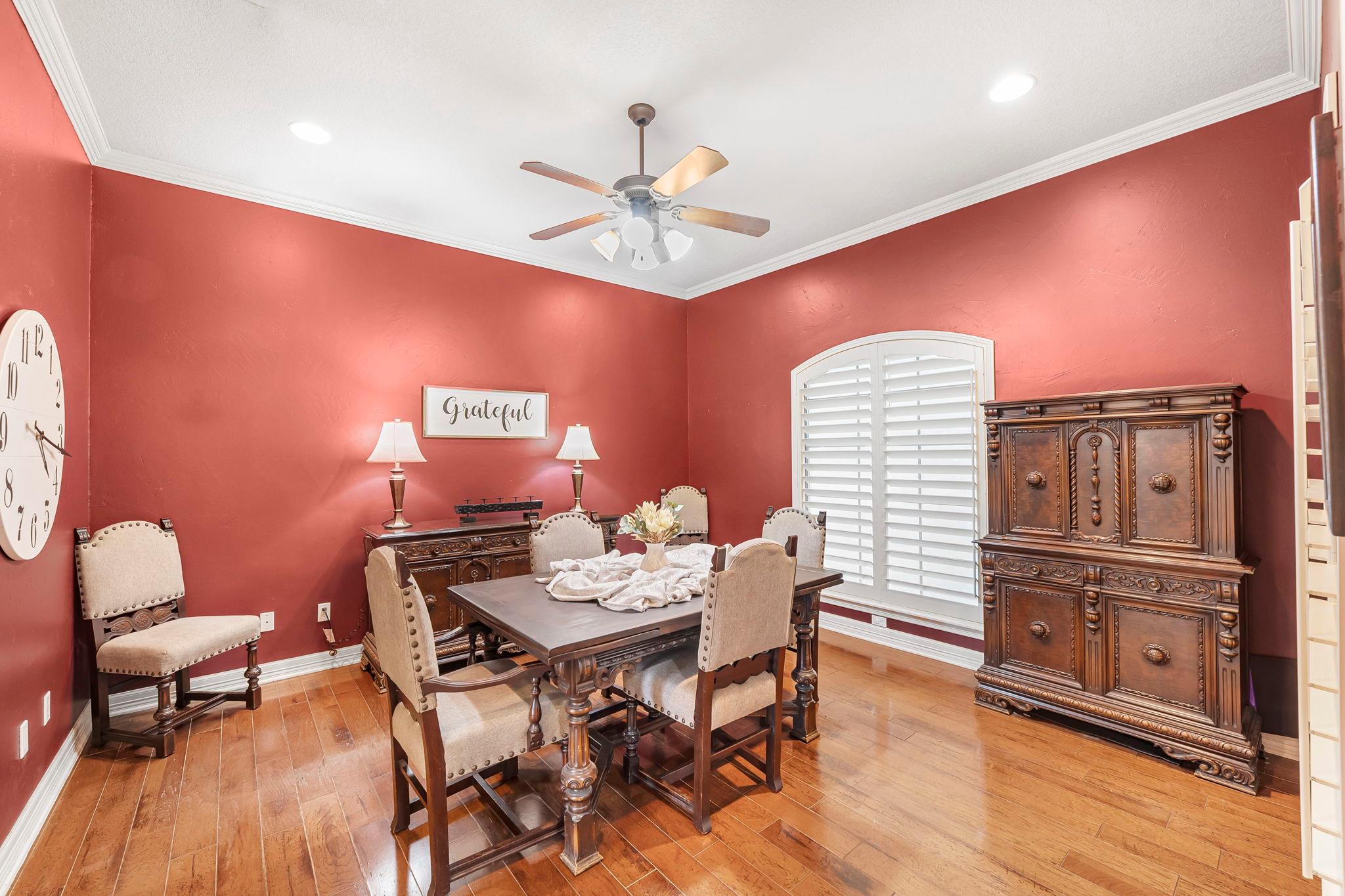 Image 16 of 33 For 810 Bluff Ridge Ct