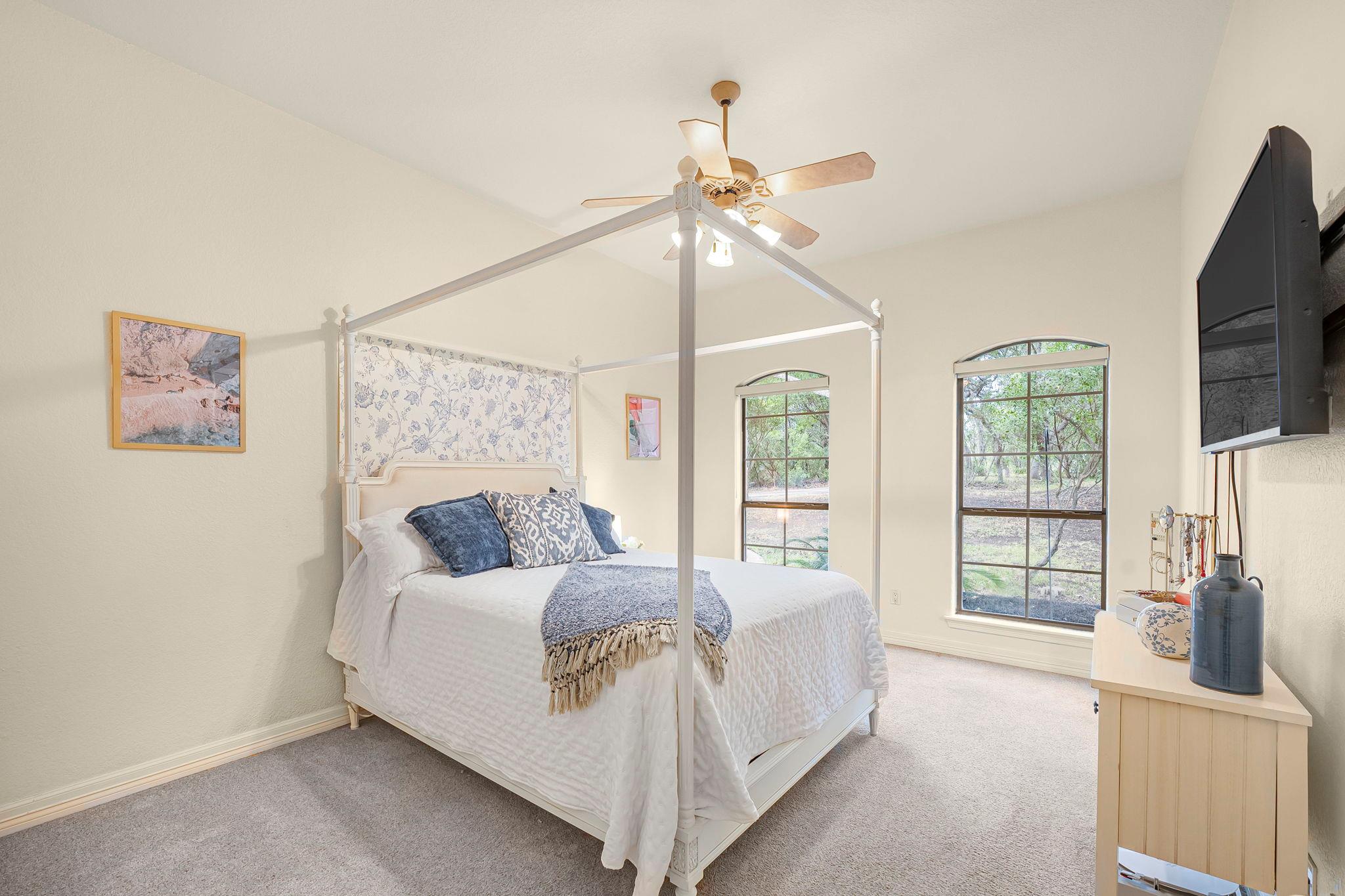 Image 20 of 33 For 810 Bluff Ridge Ct