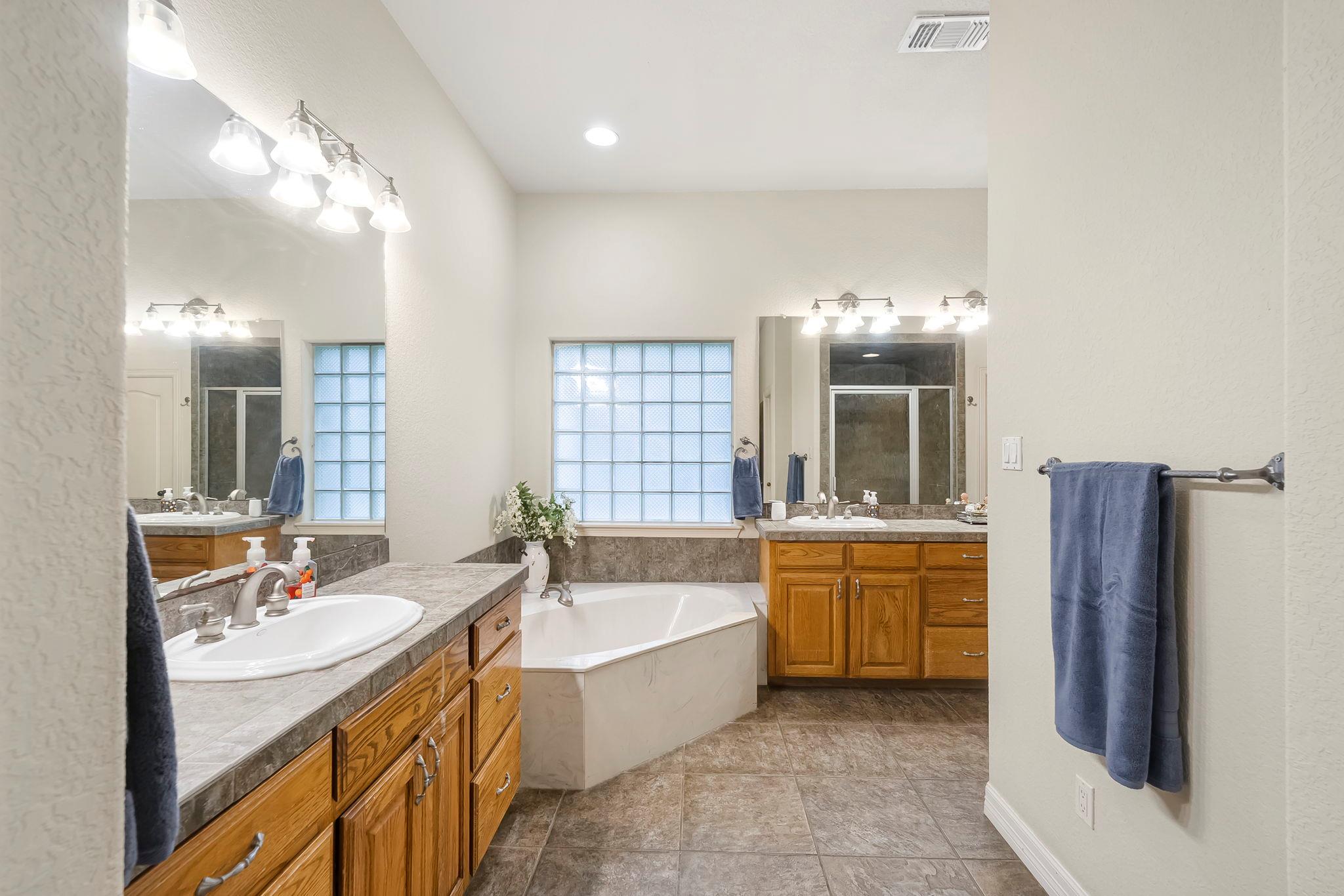 Image 24 of 33 For 810 Bluff Ridge Ct