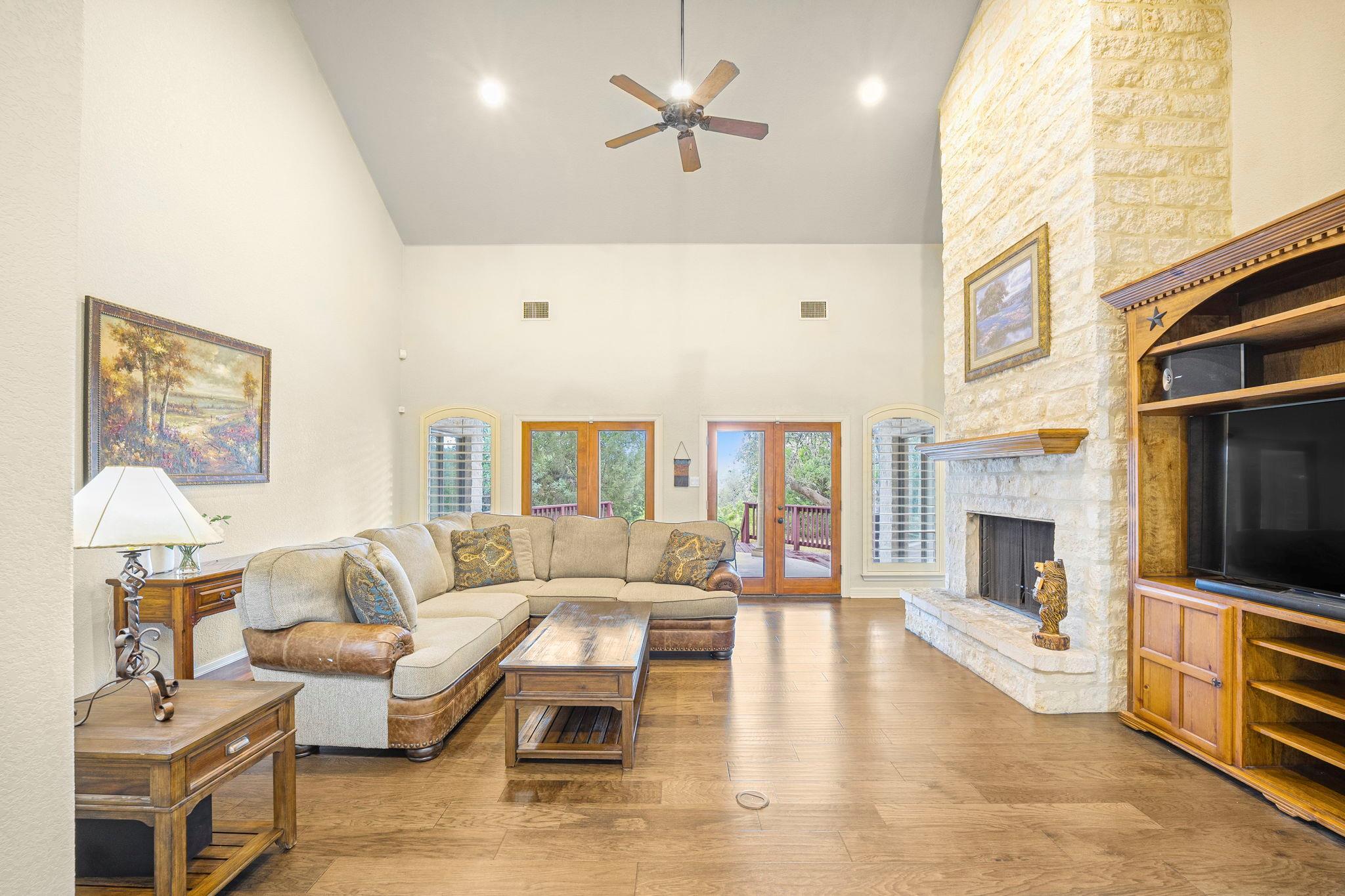 Image 7 of 33 For 810 Bluff Ridge Ct