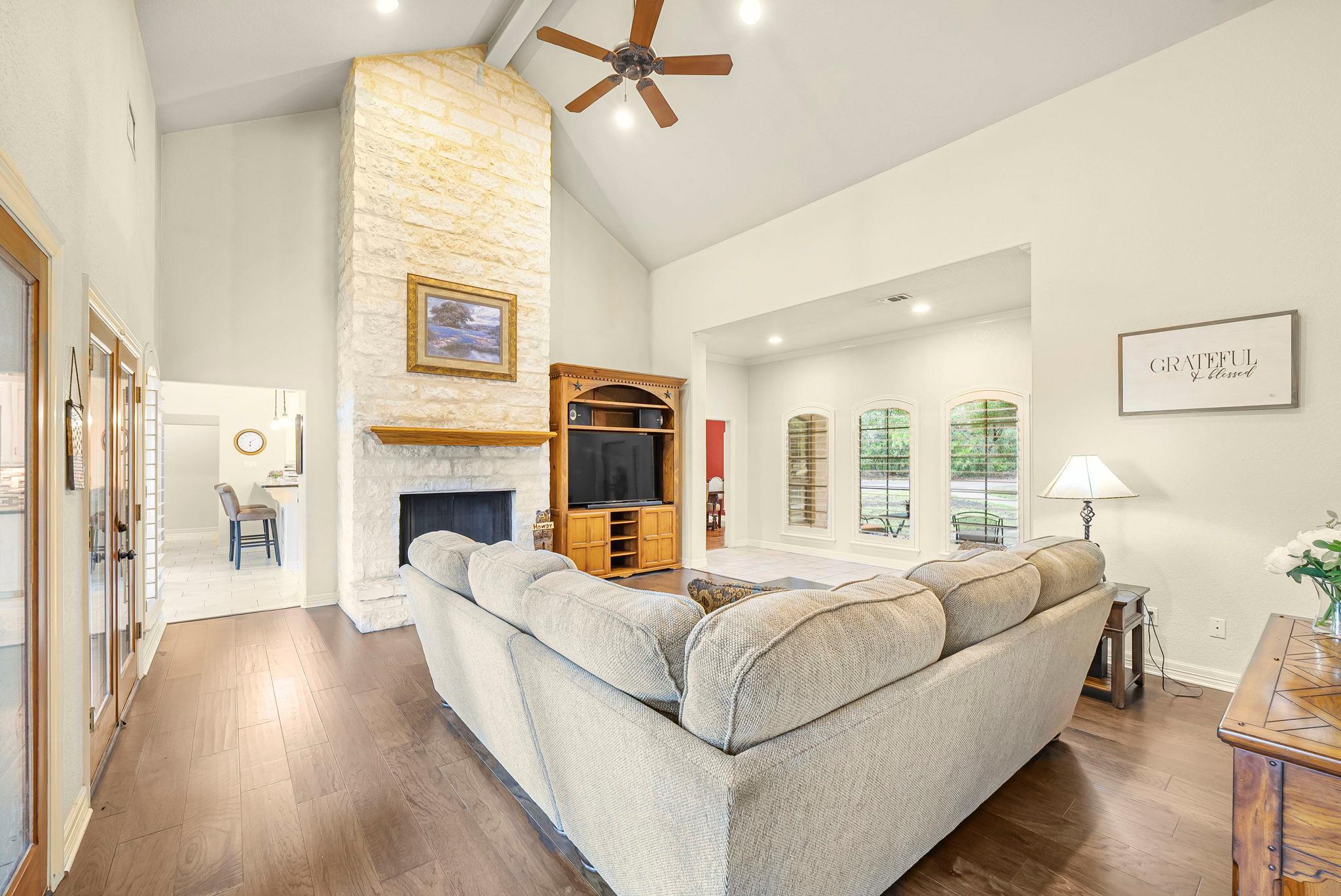 Image 9 of 33 For 810 Bluff Ridge Ct