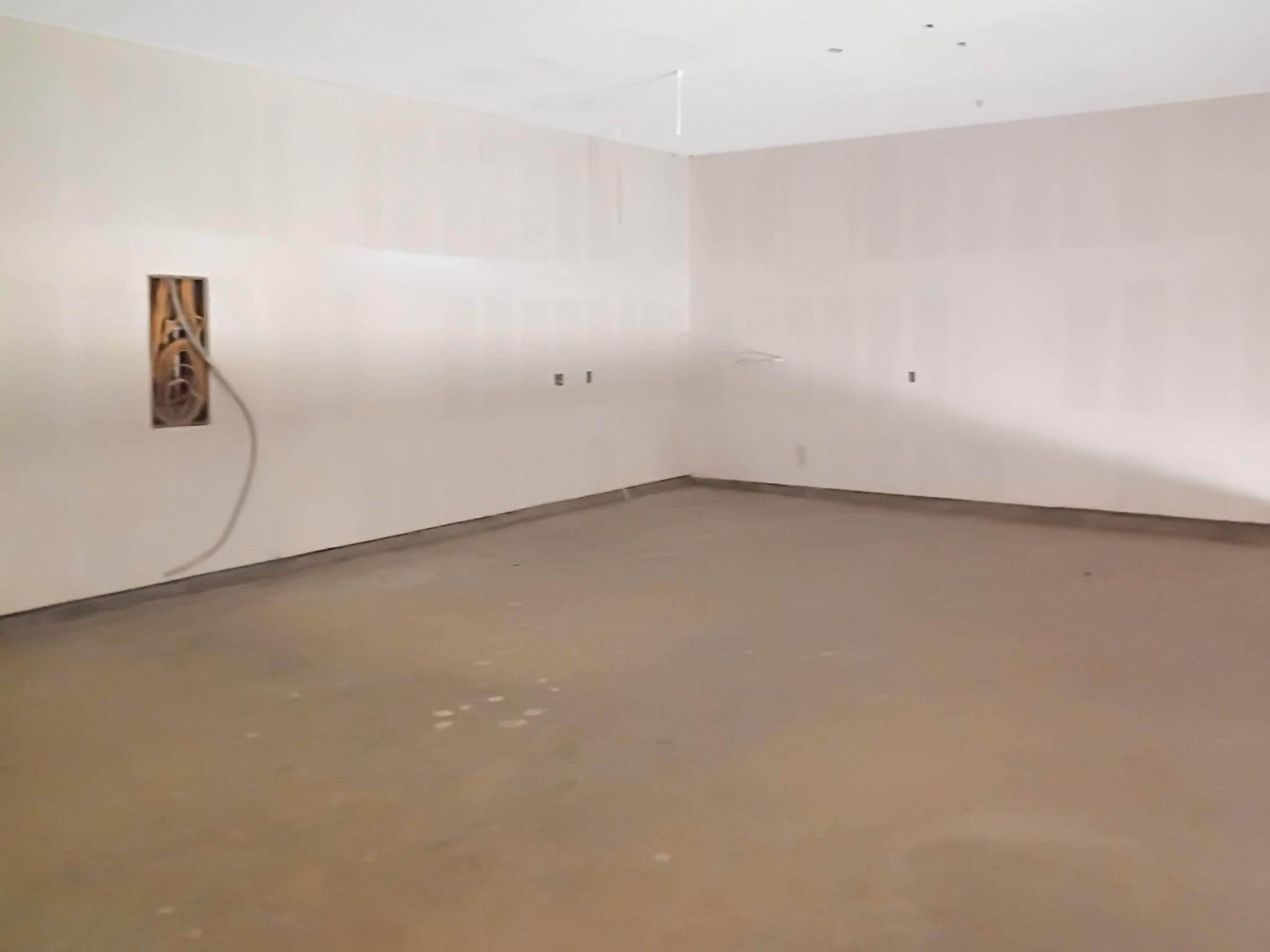 Image 15 of 17 For 1722 Paradise Pkwy