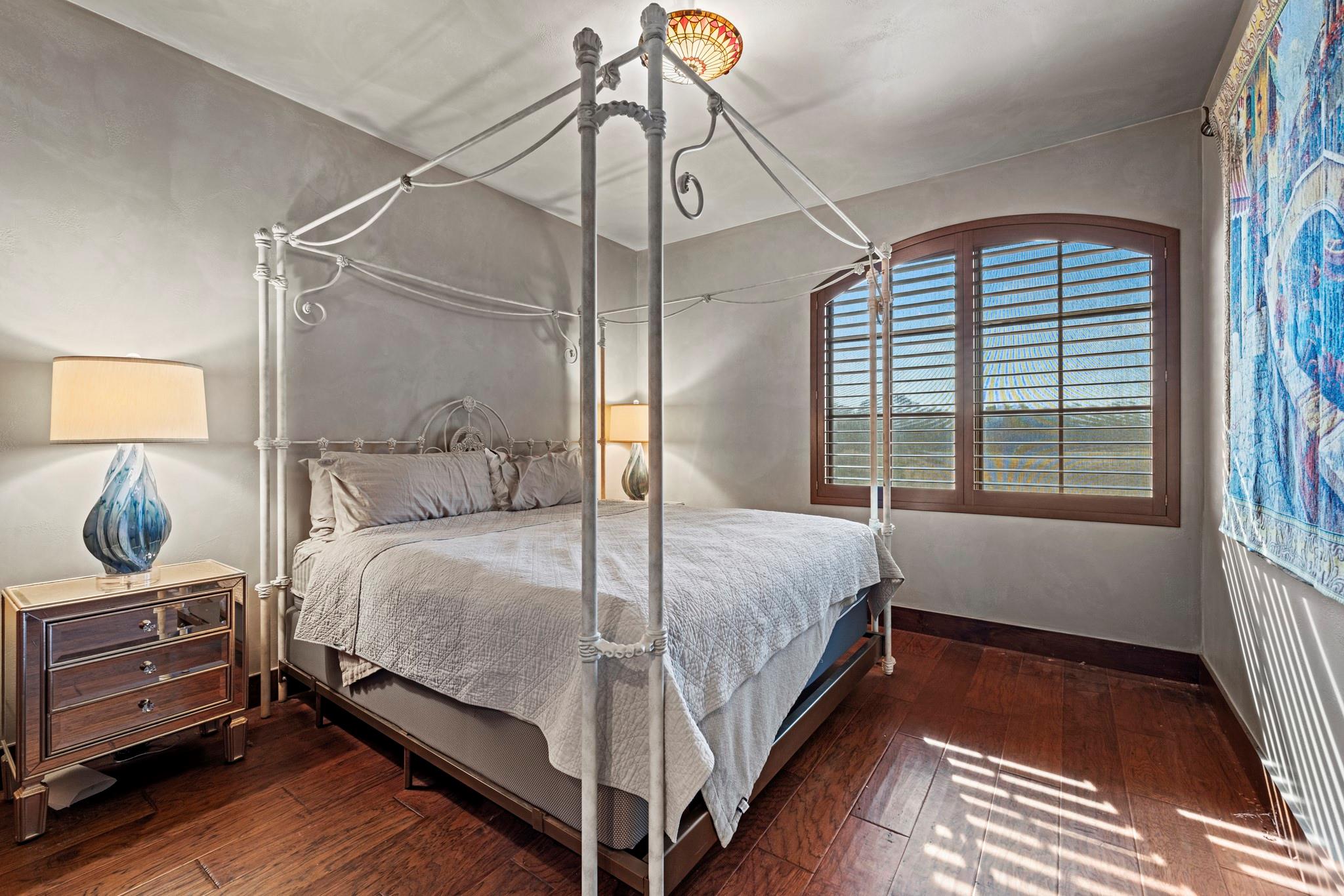 Image 28 of 40 For 5801 Mount Gainor Rd