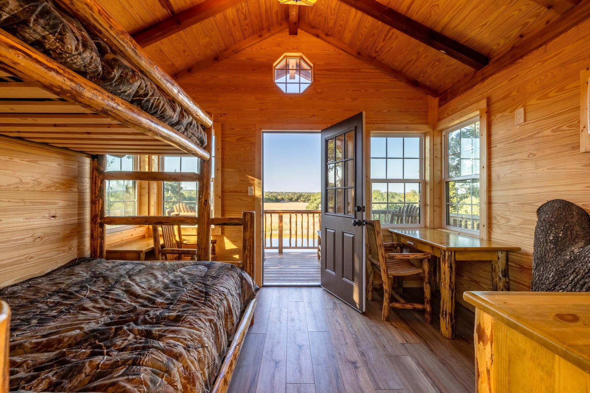 Image 33 of 40 For 5801 Mount Gainor Rd