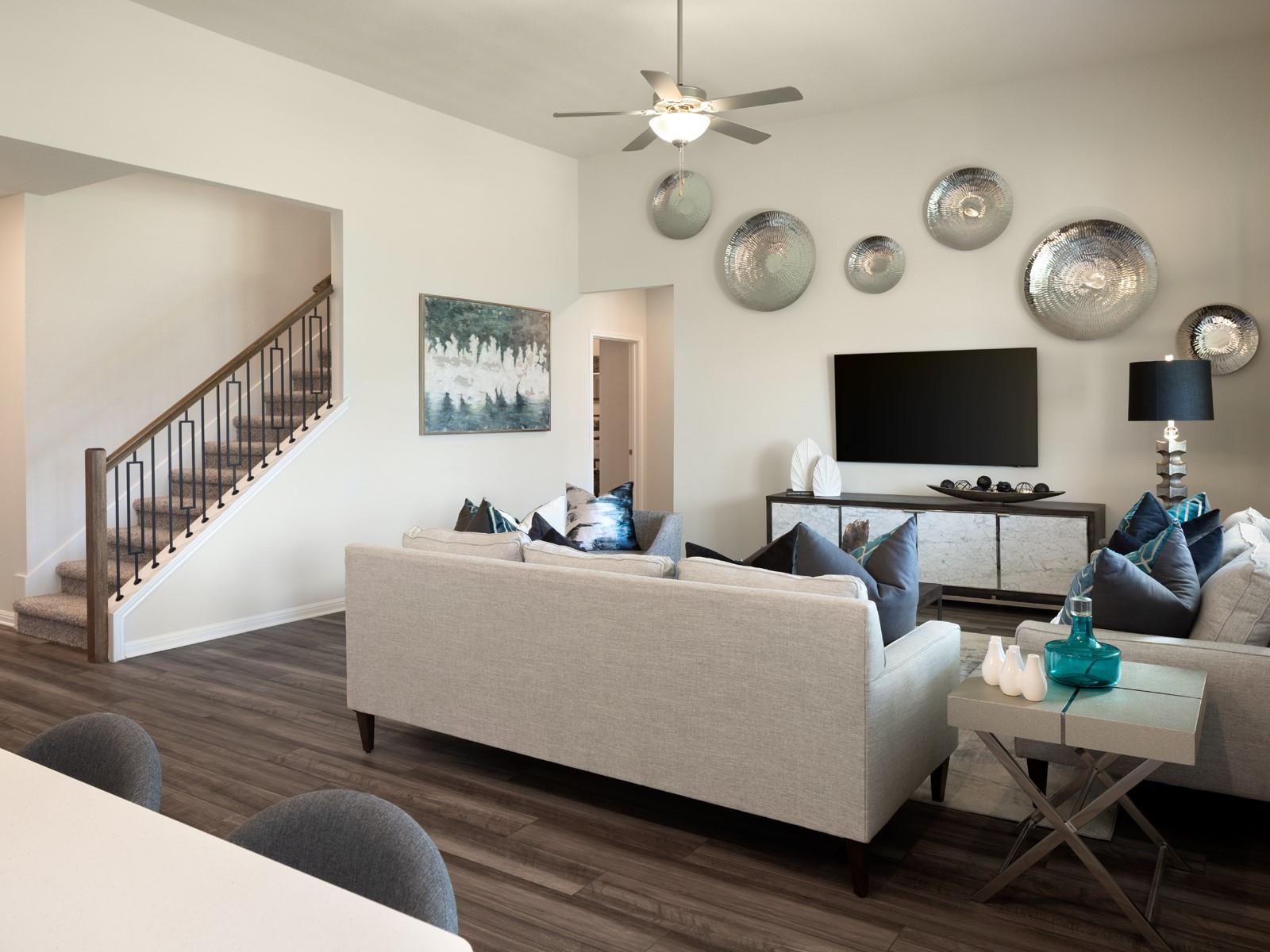 Image 3 of 19 For 517 Banff Dr