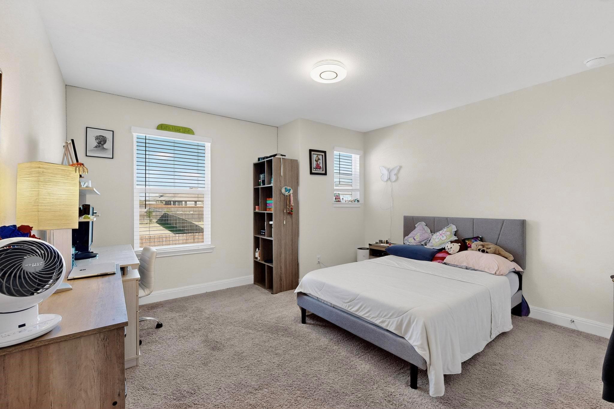 Image 21 of 33 For 3830 Riardo Dr