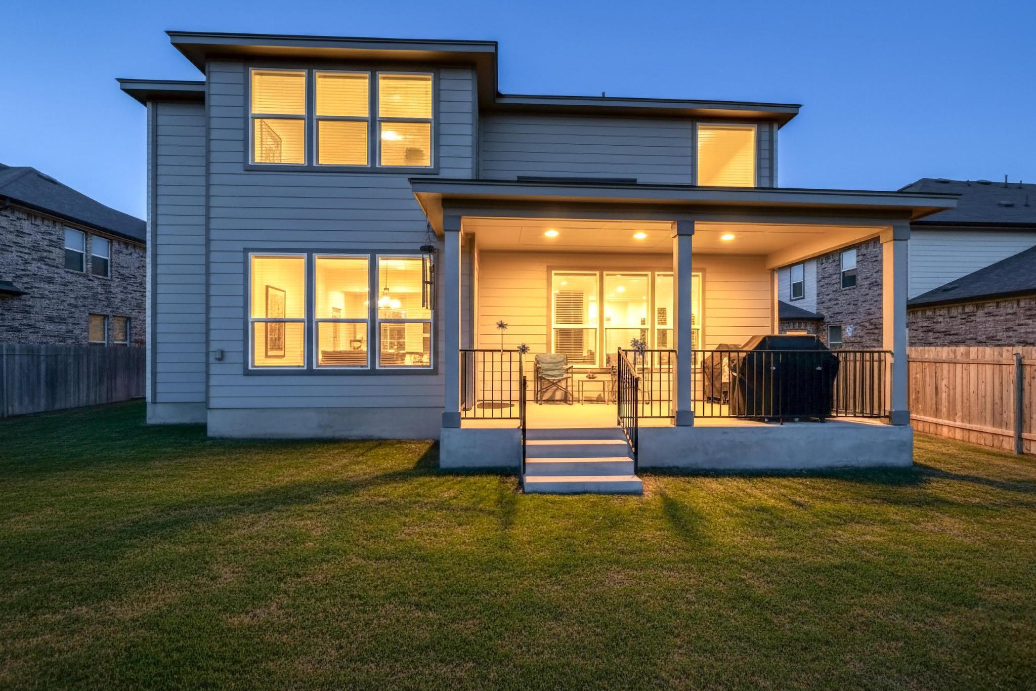 Image 27 of 33 For 3830 Riardo Dr